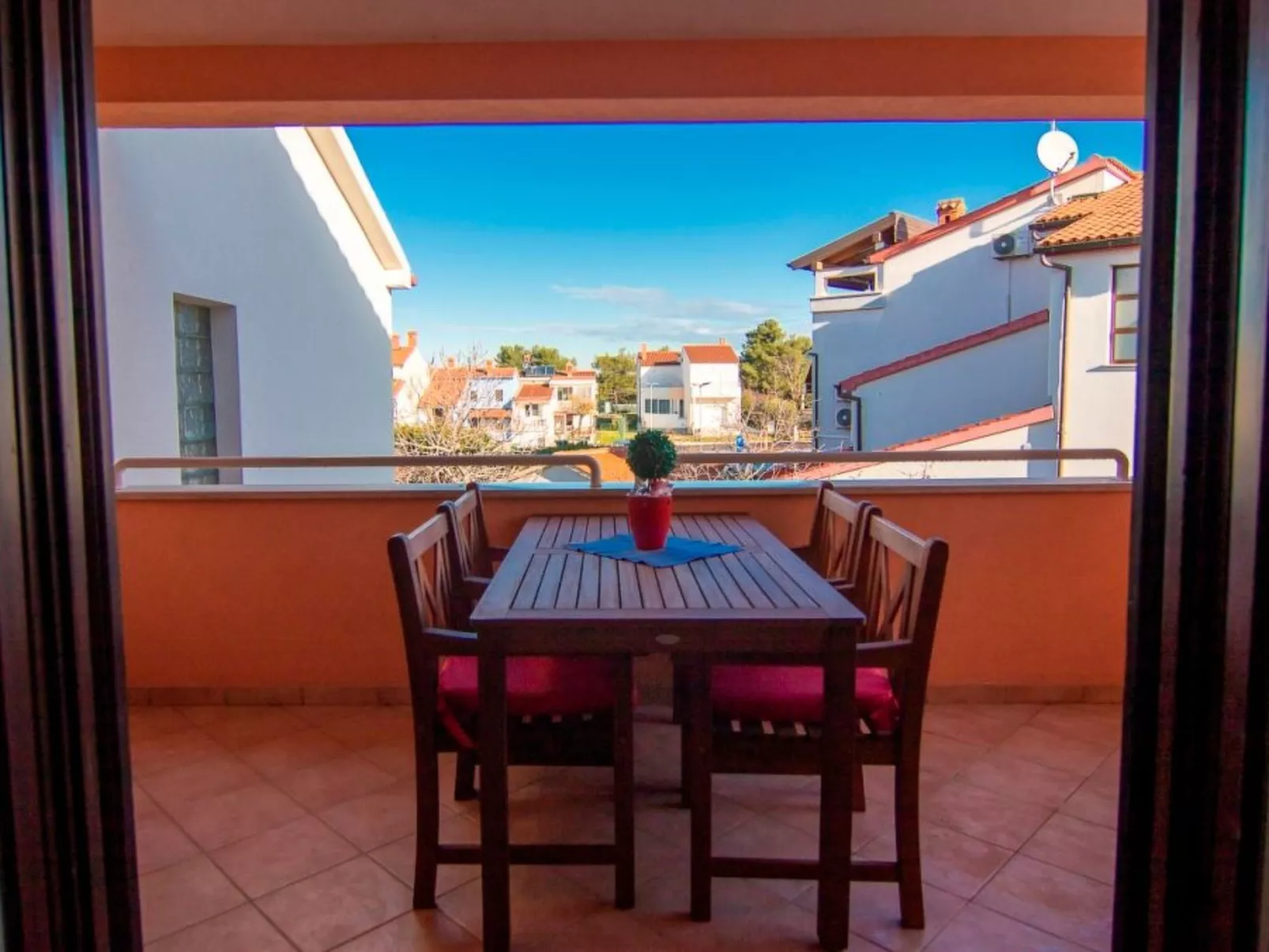 In Stinjan, 600m vom Strand entfernt-Draußen