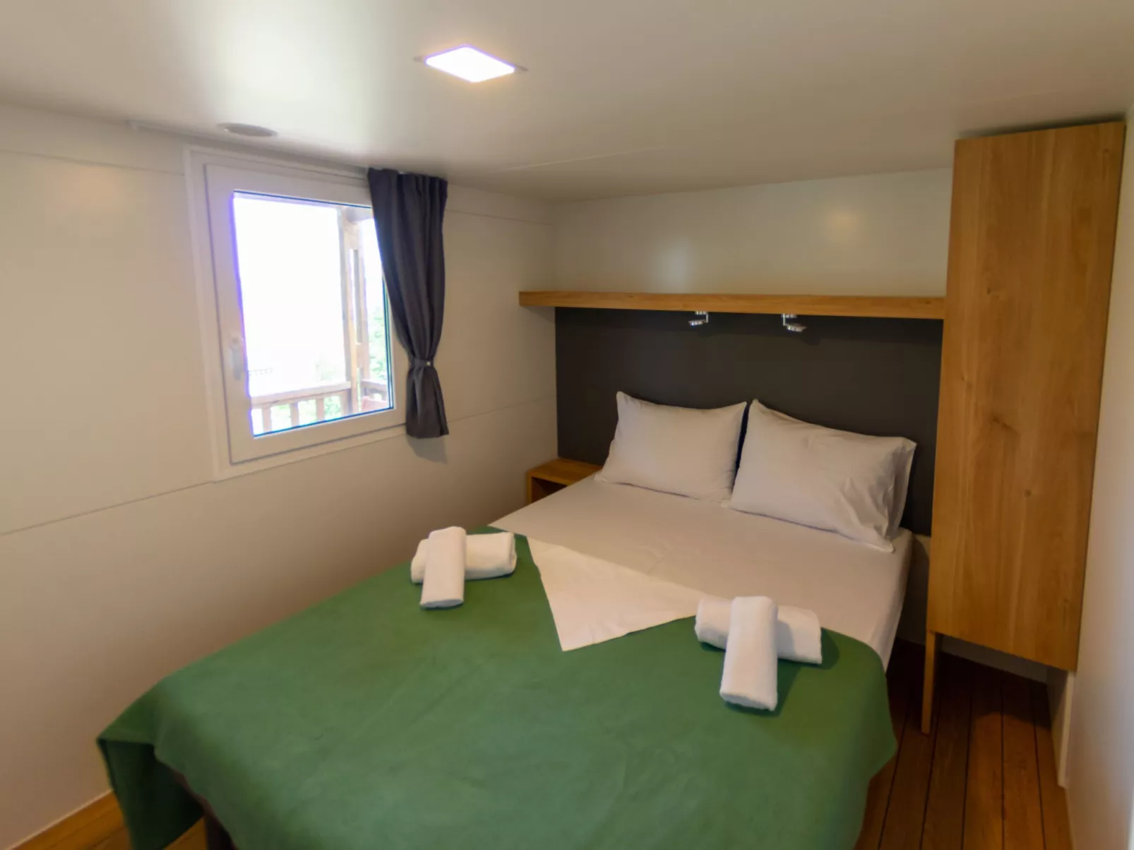 Mobilheim mit gemeinschaftlichem Pool-Drinnen