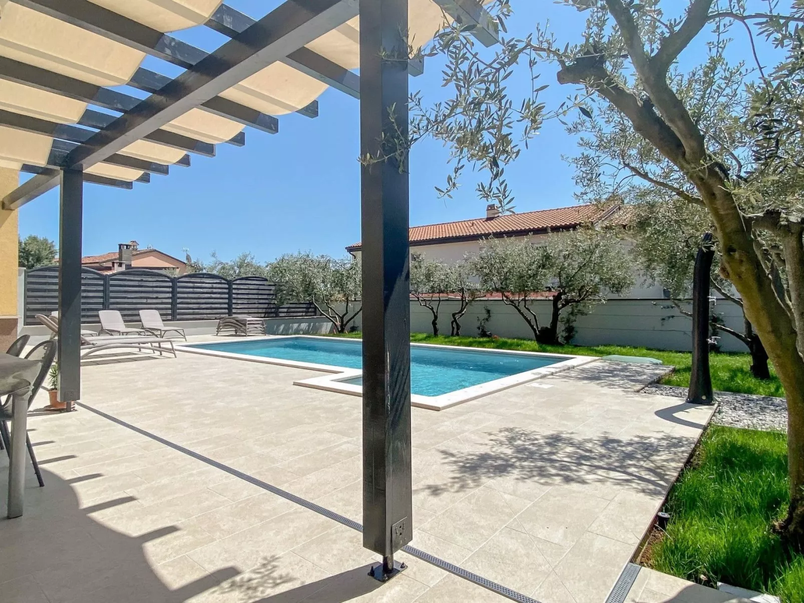 Villa "Chiara" mit privatem Pool-Outside