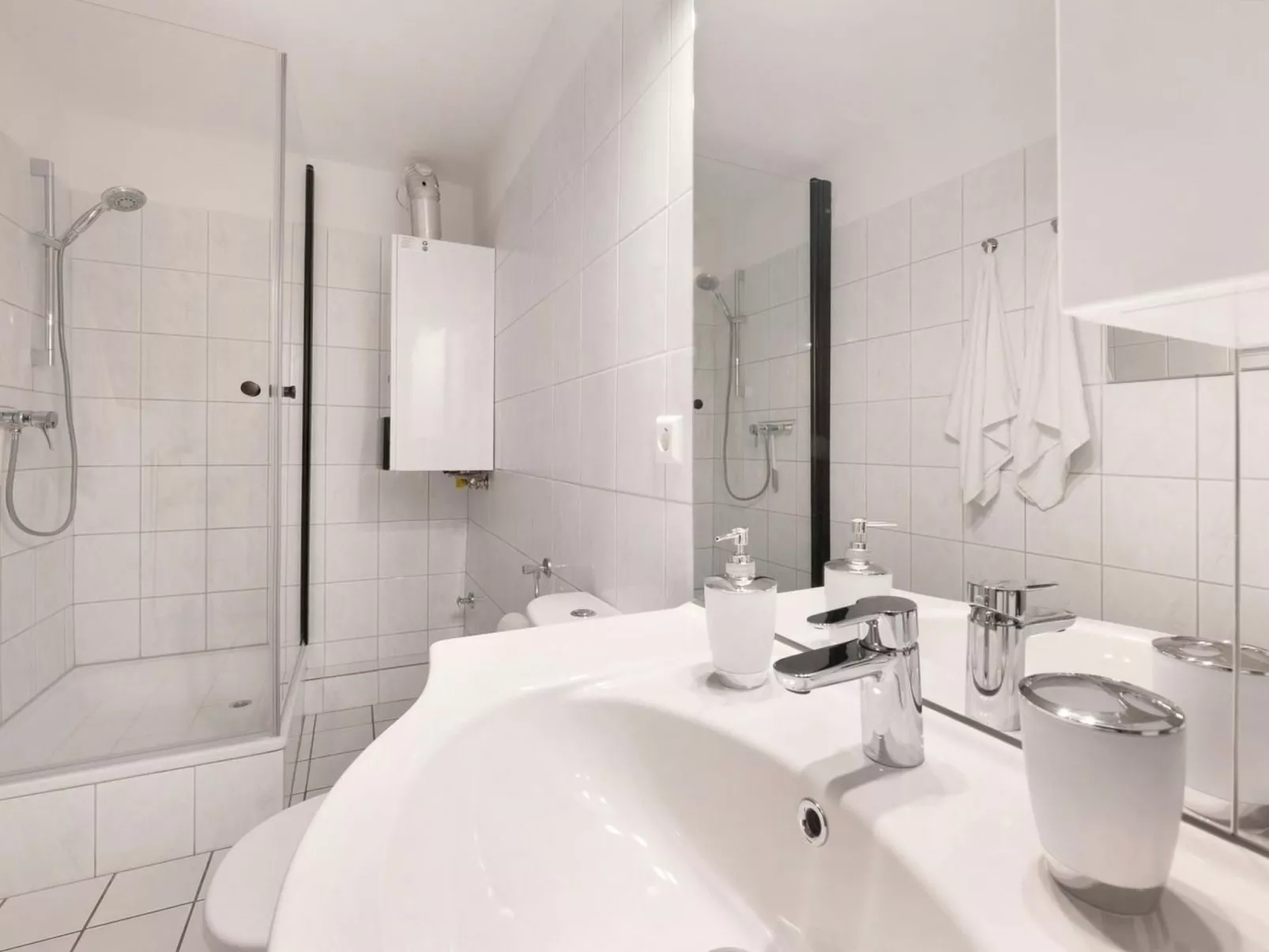 Apartment nähe A1 und Mercedes-Dedans