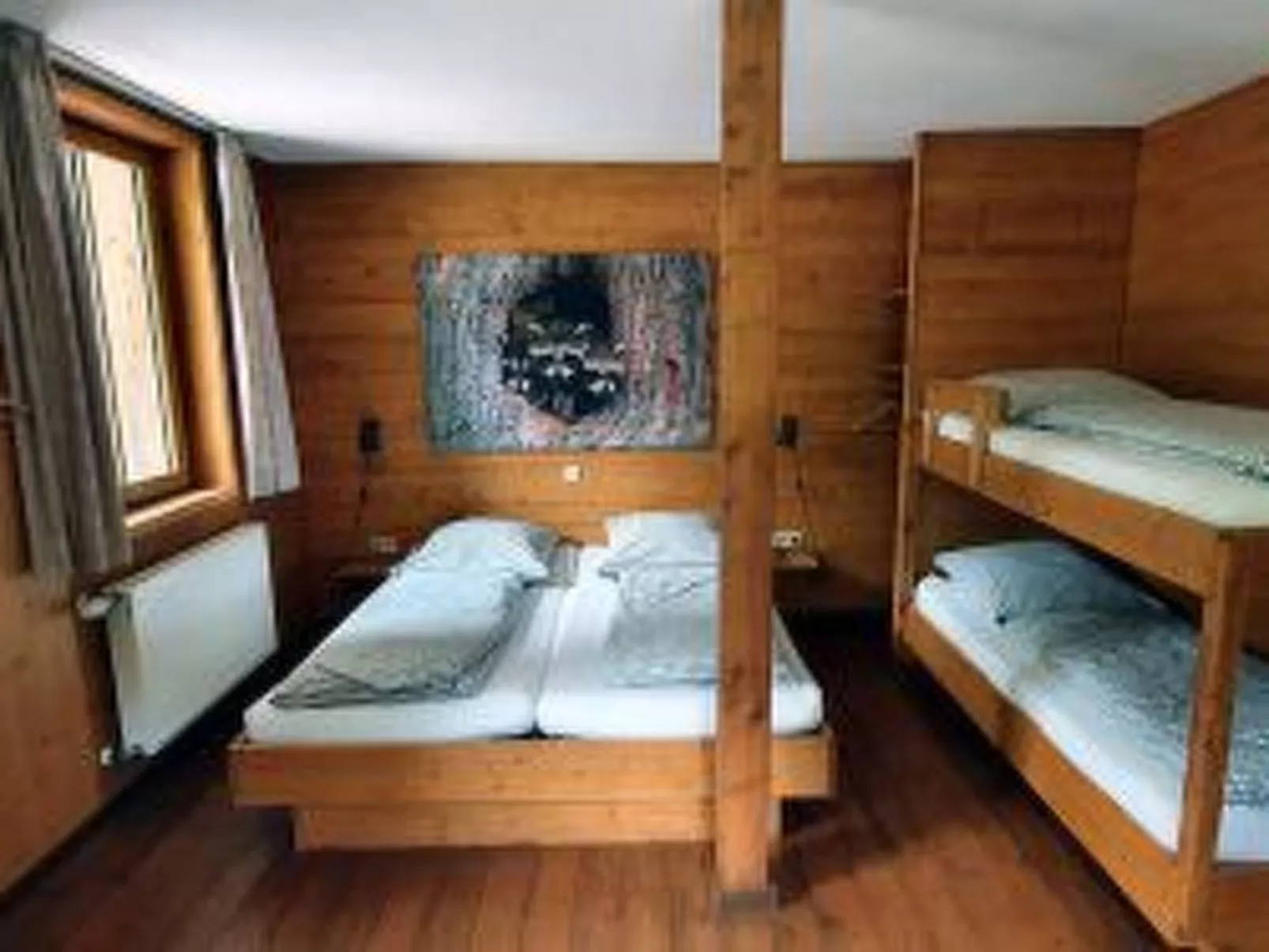 Urgemütliche Gruppenhütte mit Gartensauna-Dedans