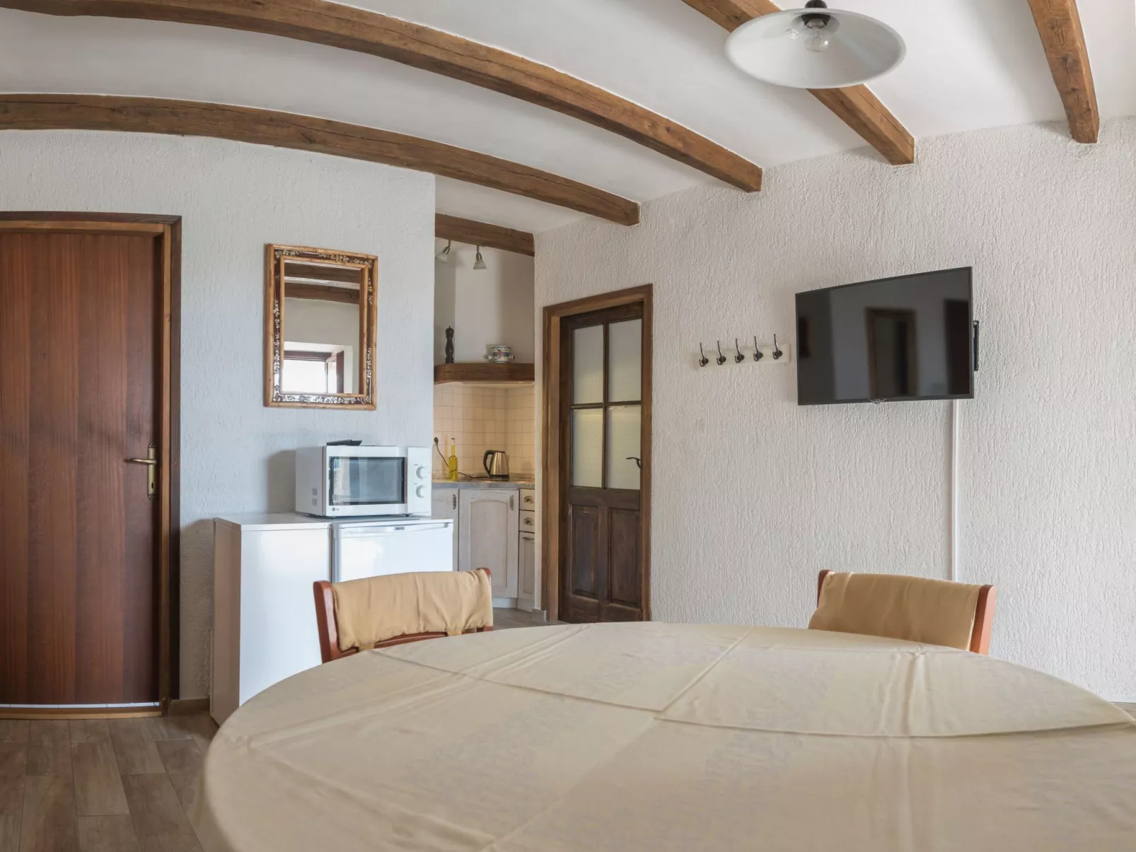 Wunderschön eingerichtete Villa mit Pool und Garten-Image-tags.info