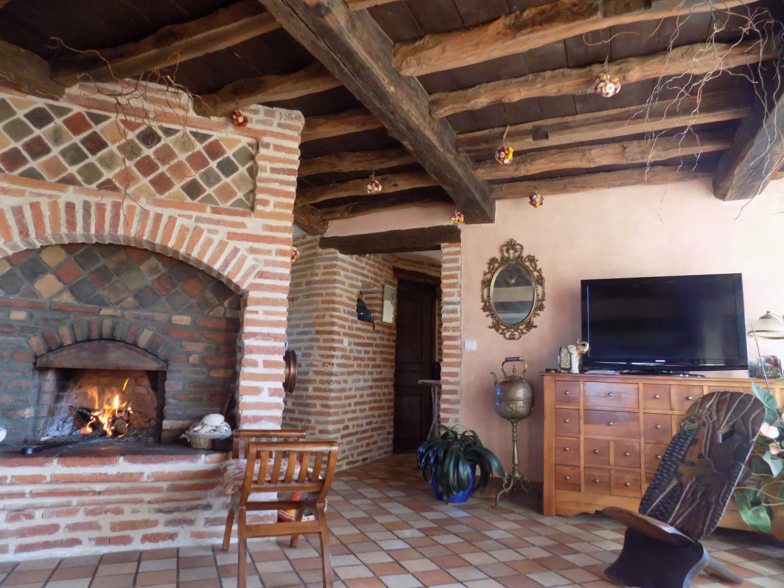 Die Unterkunft für zwei bis sechs Personen, Schwimmbad, Bouleplatz, Spa, Tennis-Drinnen