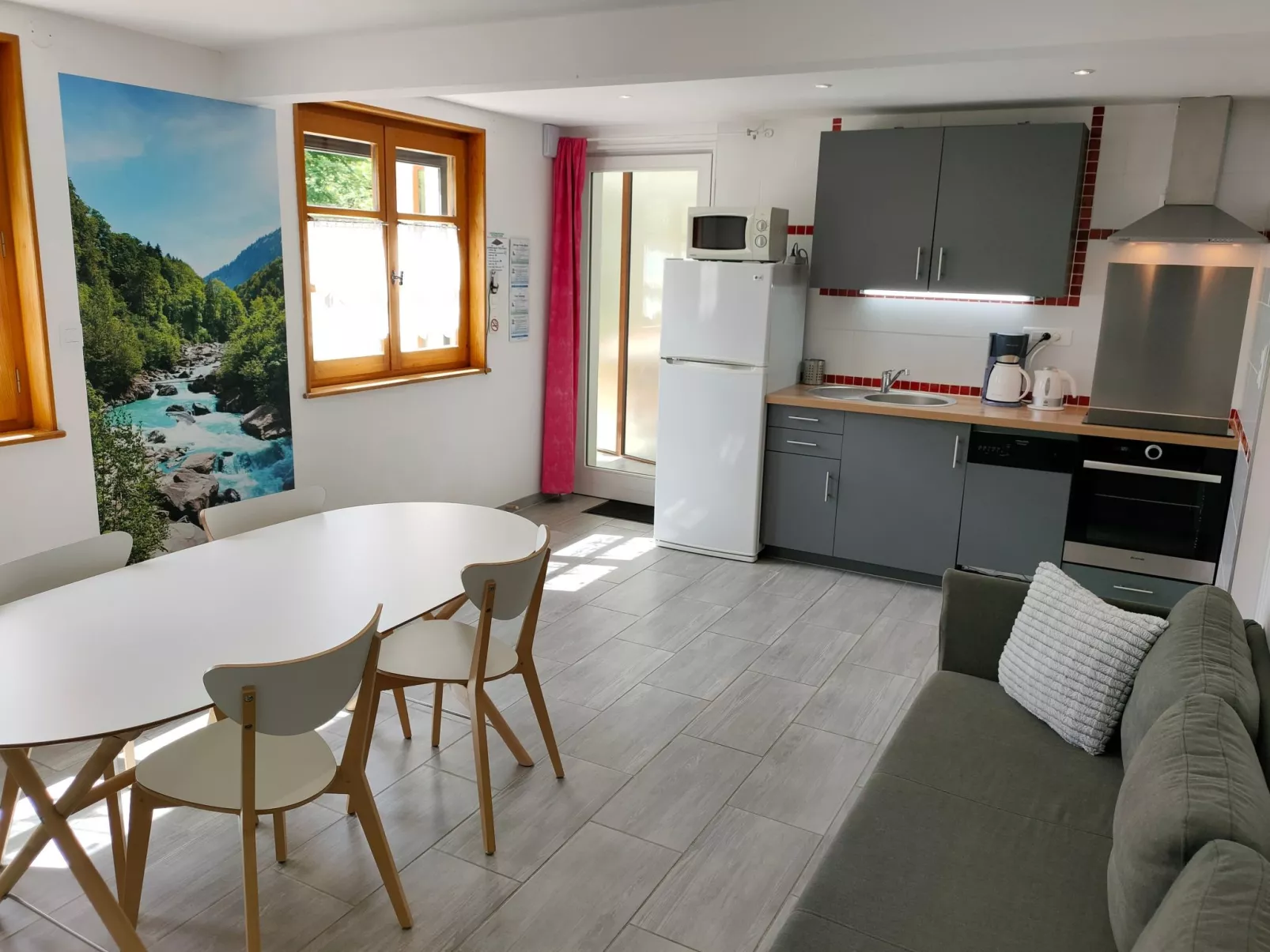 Gite Iris Montagnes du Jura mit Spa Sauna Fluss-Drinnen