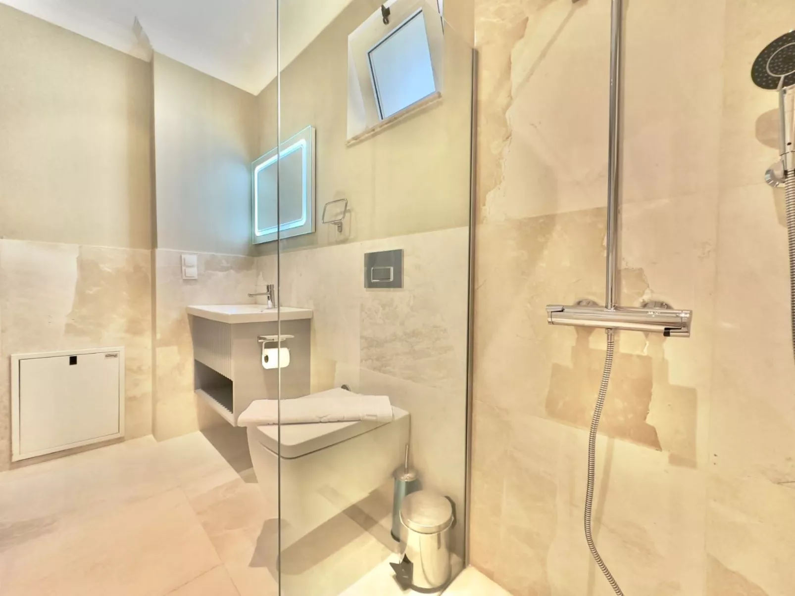 Villa direkt am Meer luxuriös für 4 Personen-Drinnen