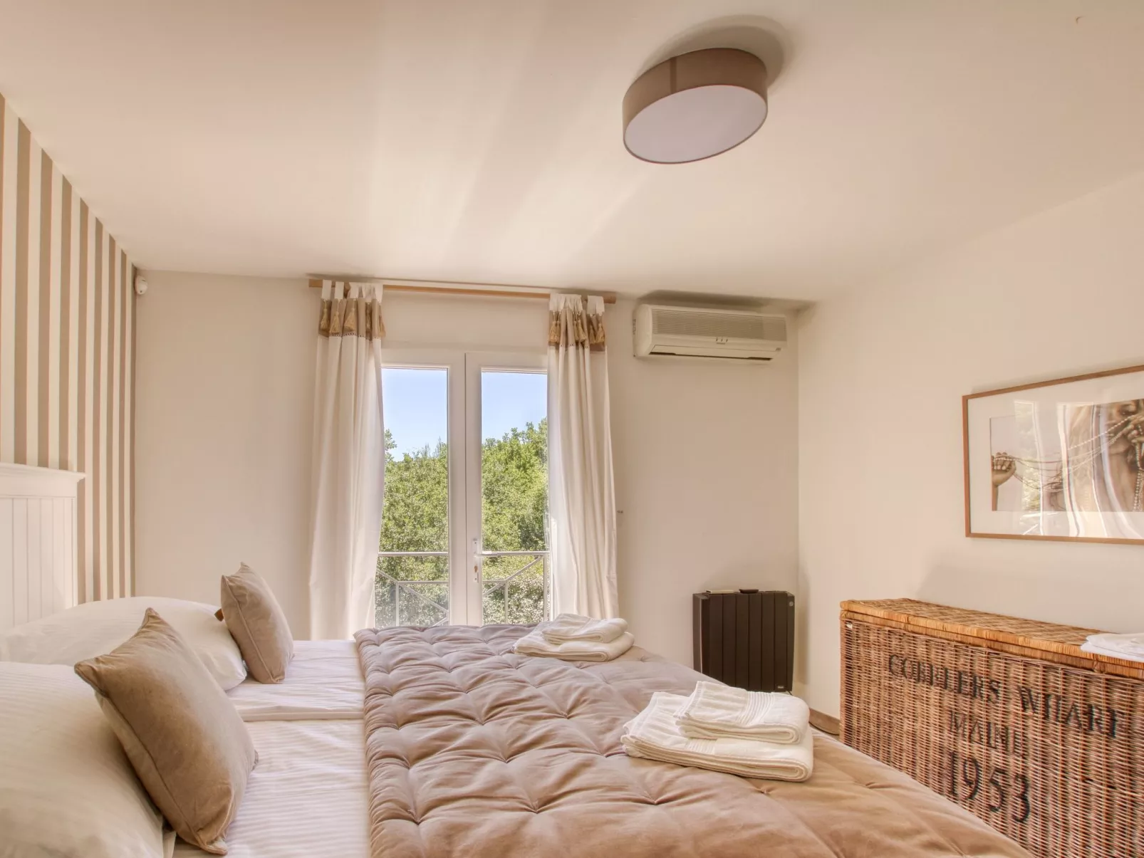 Villa St. Julian-Dedans