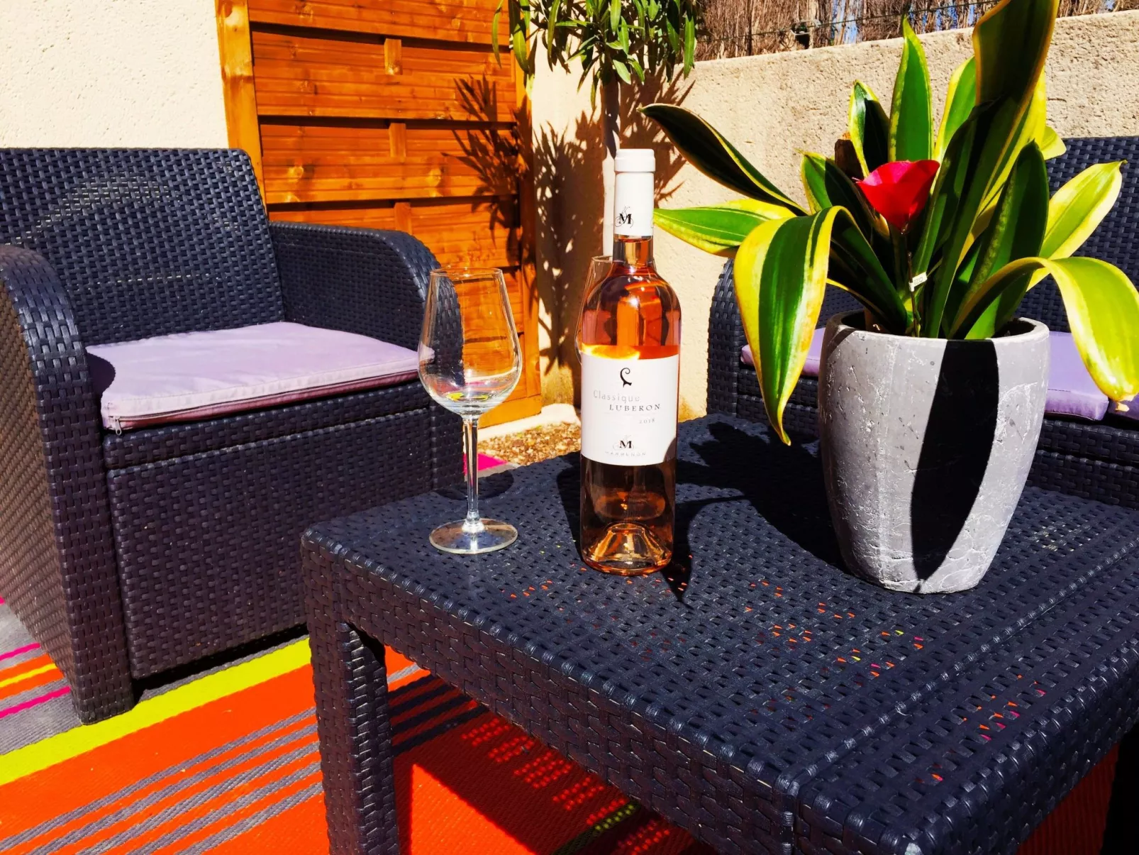 Mazet von Lola-Draußen