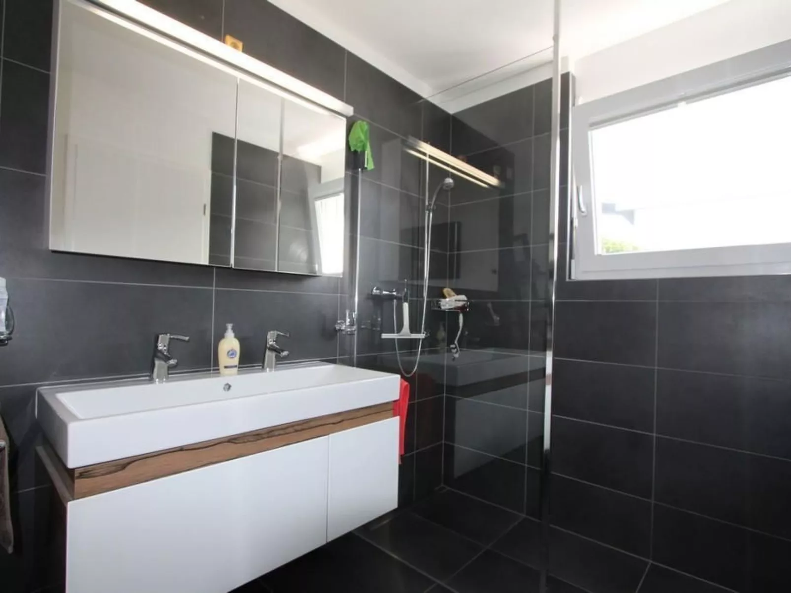 Wohnung an Traumlage mit Tessinerflair-Dedans