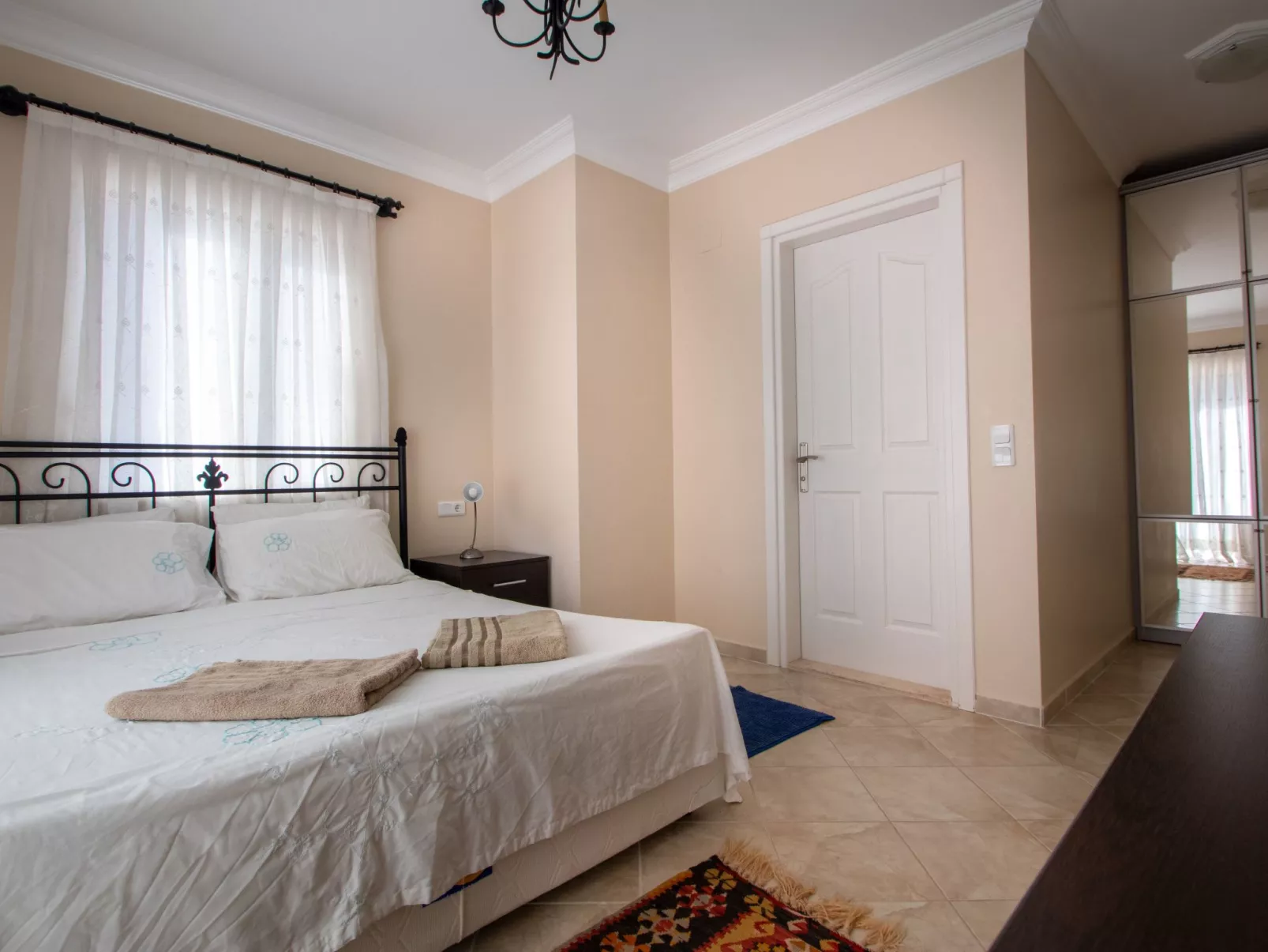 Mit Garten, Grill und Terrasse-Dedans