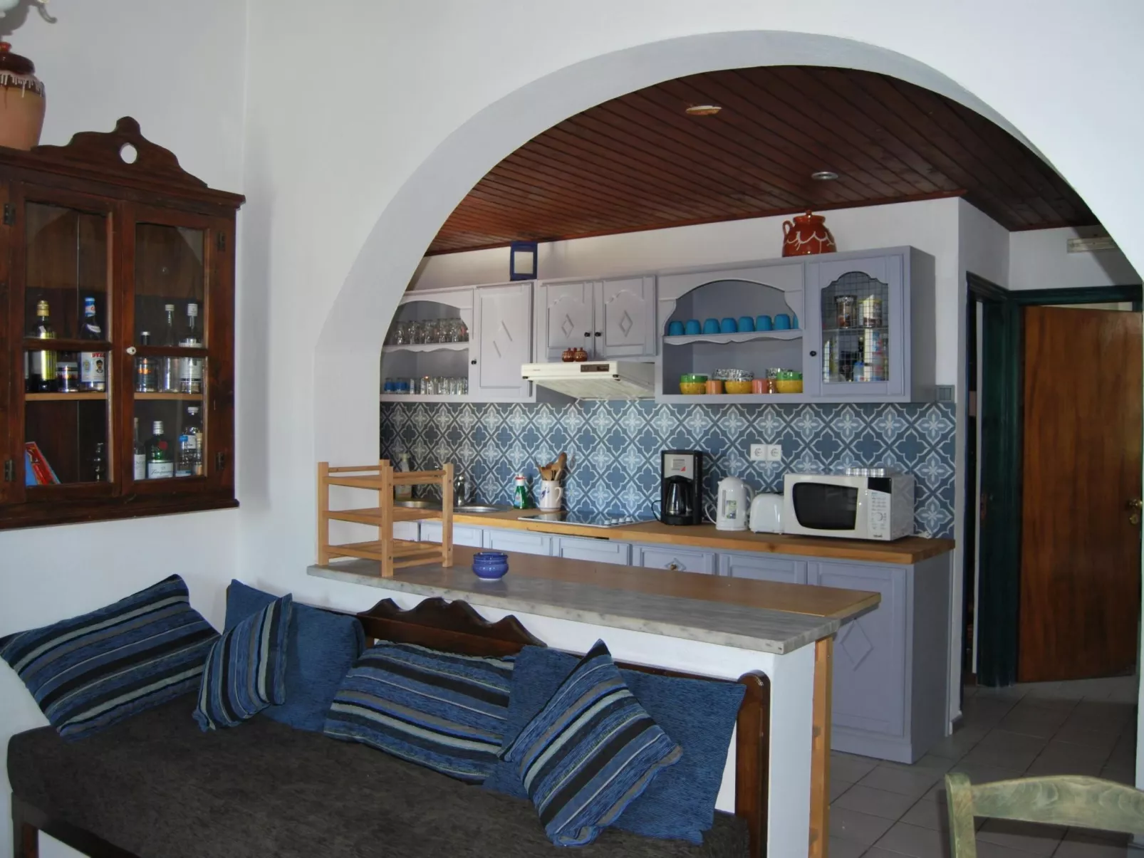 Spiti Limnos, idyllisch gelegen im Orangenhain-Drinnen