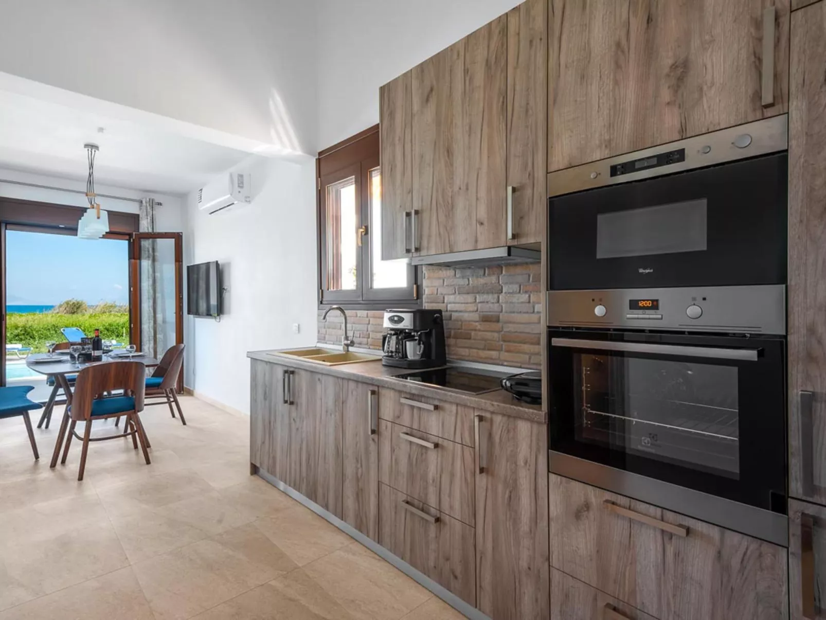 Wunderschöne Steinvilla Attalos-Dedans