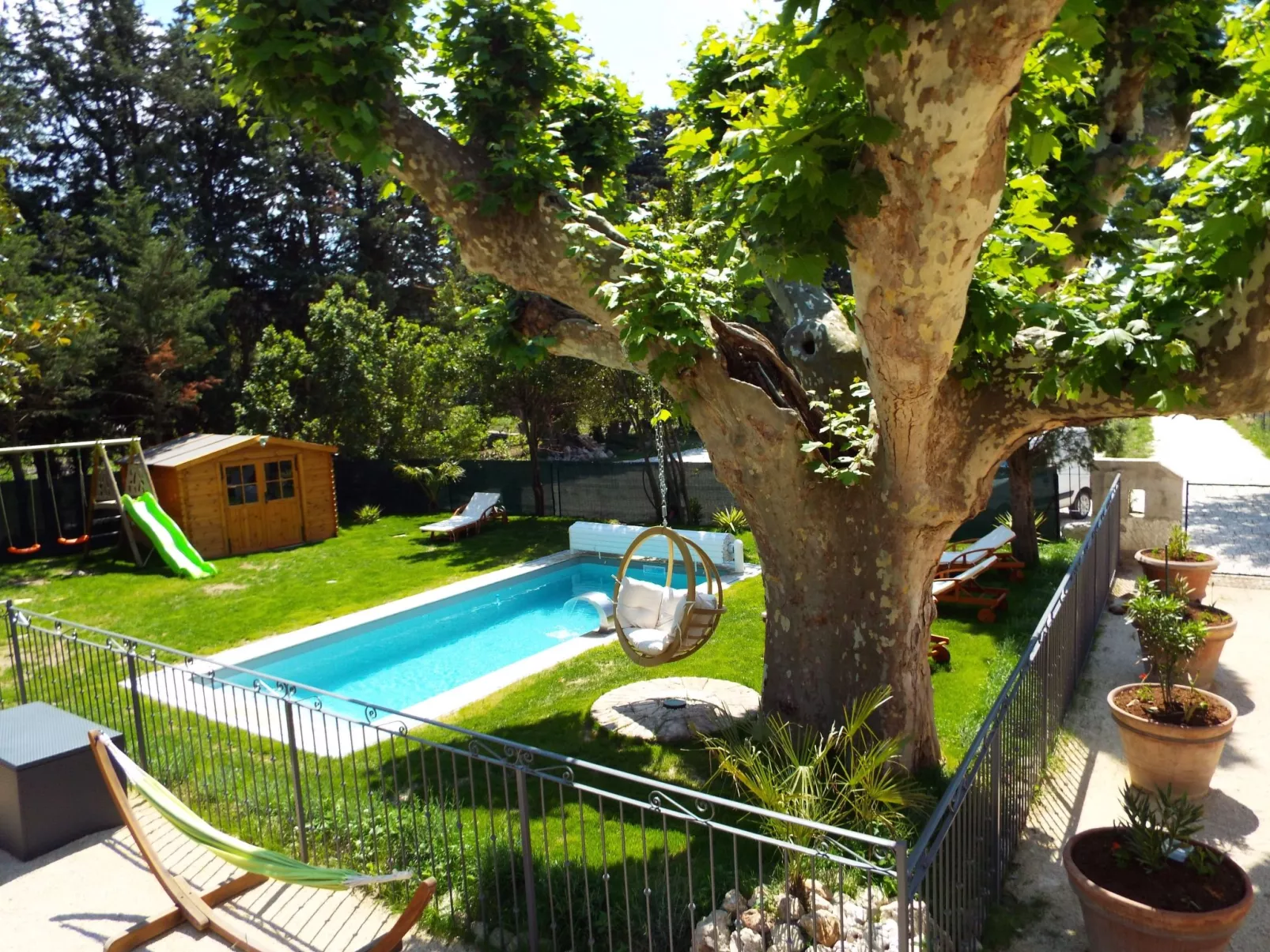 Fanny's Gîte Moulin de Tartay in Avignon-Outside