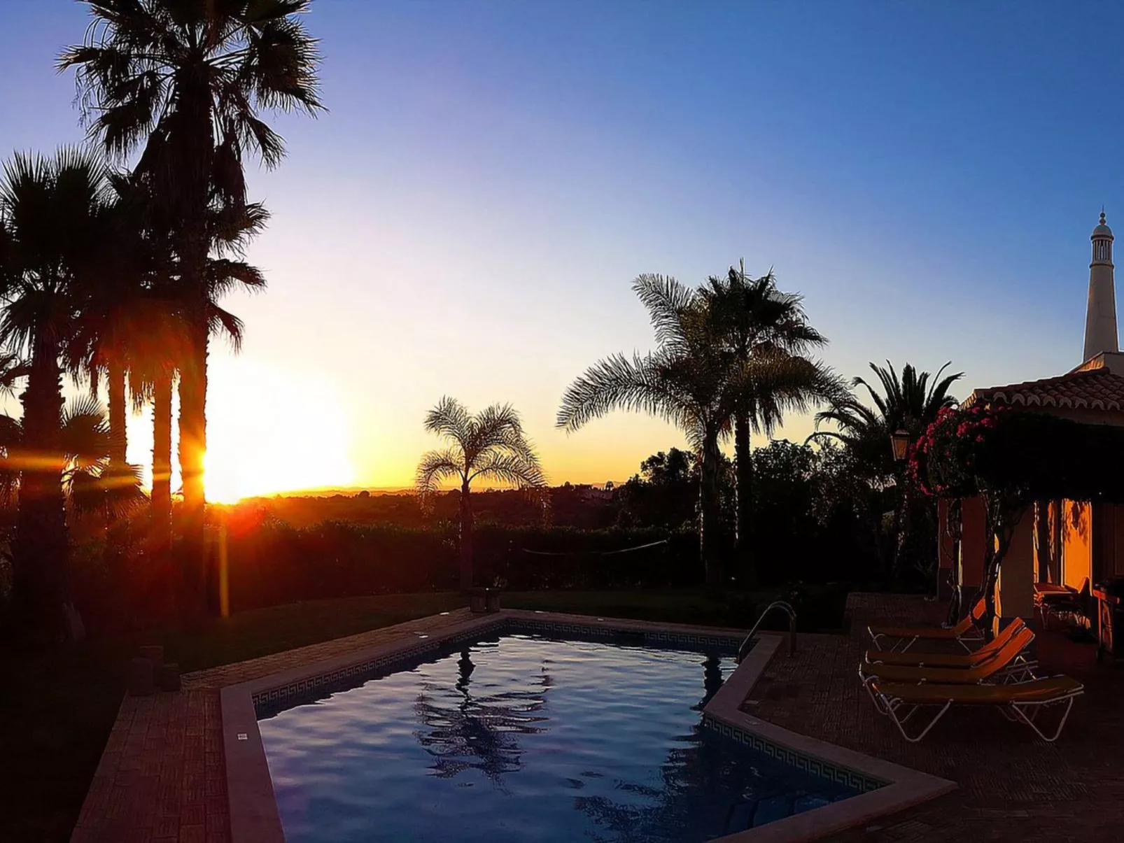 Luxuriöse Villa - Privater Pool und schöner Garten-Outside