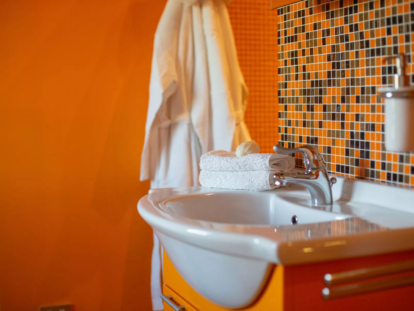 Villa Gelso mit Pool, Sauna und atemberaubender Aussicht-Inside