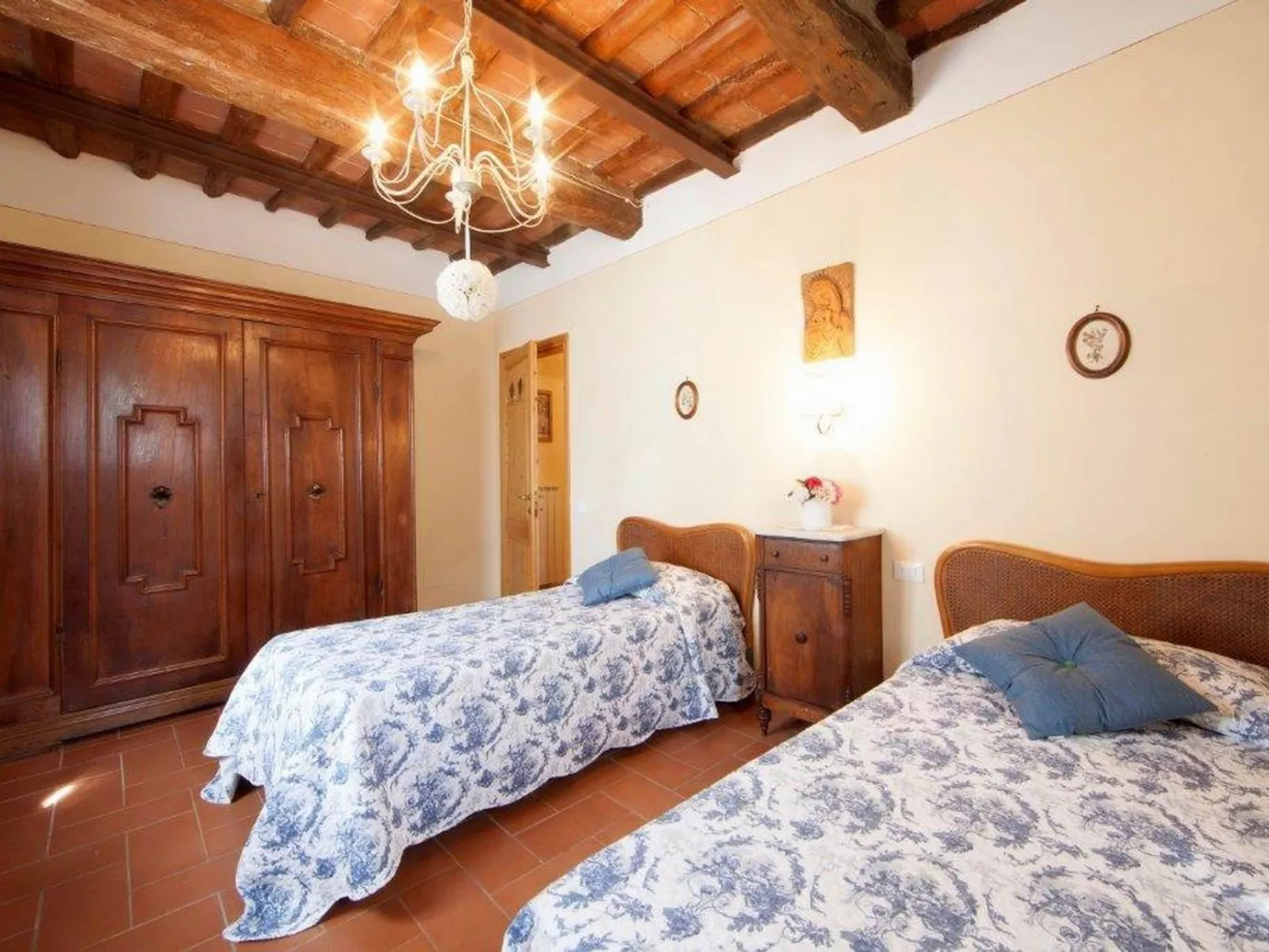 "Melograni capponi-Drinnen