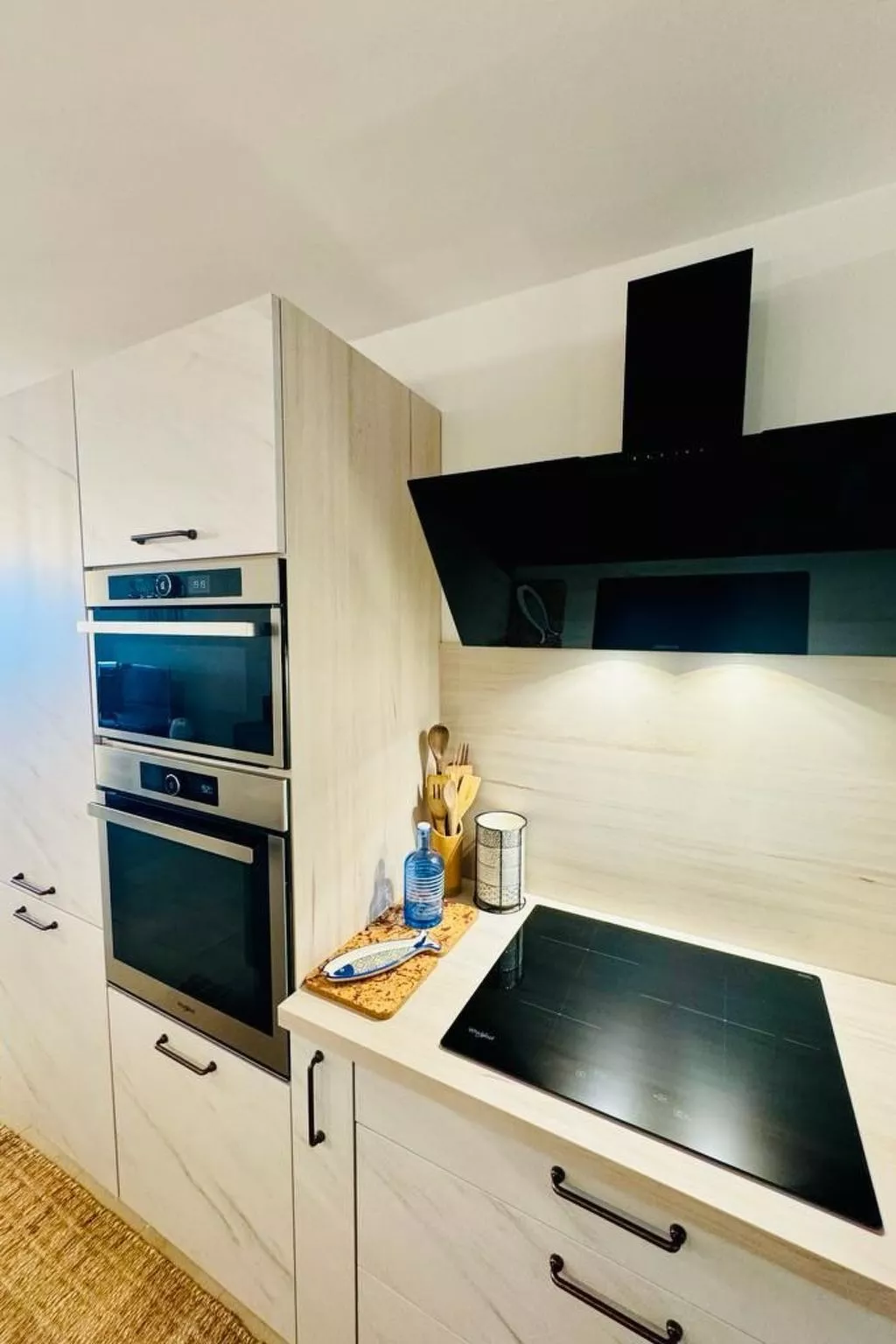 Wunderschöne renovierte Wohnung mit vollem Meerblick-Image-tags.info