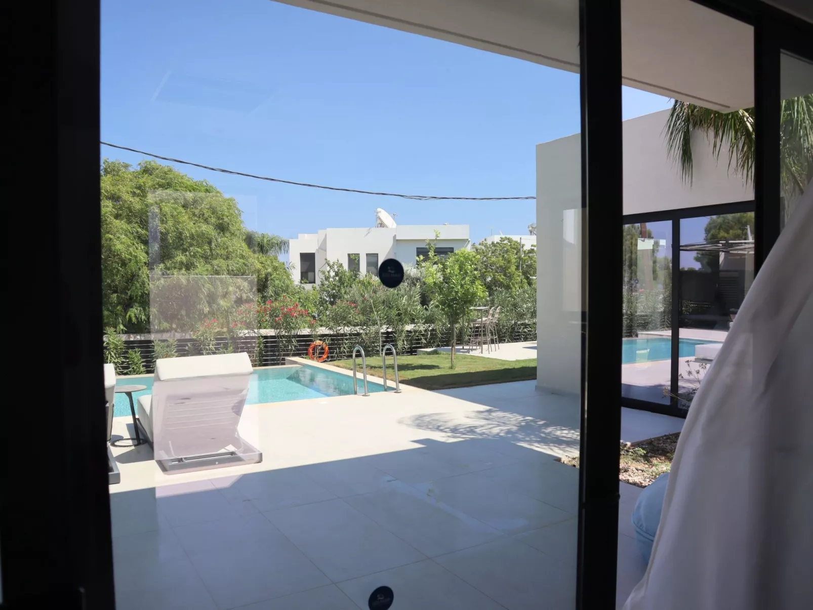 Trapezia Luxury Living - Opal-Dehors