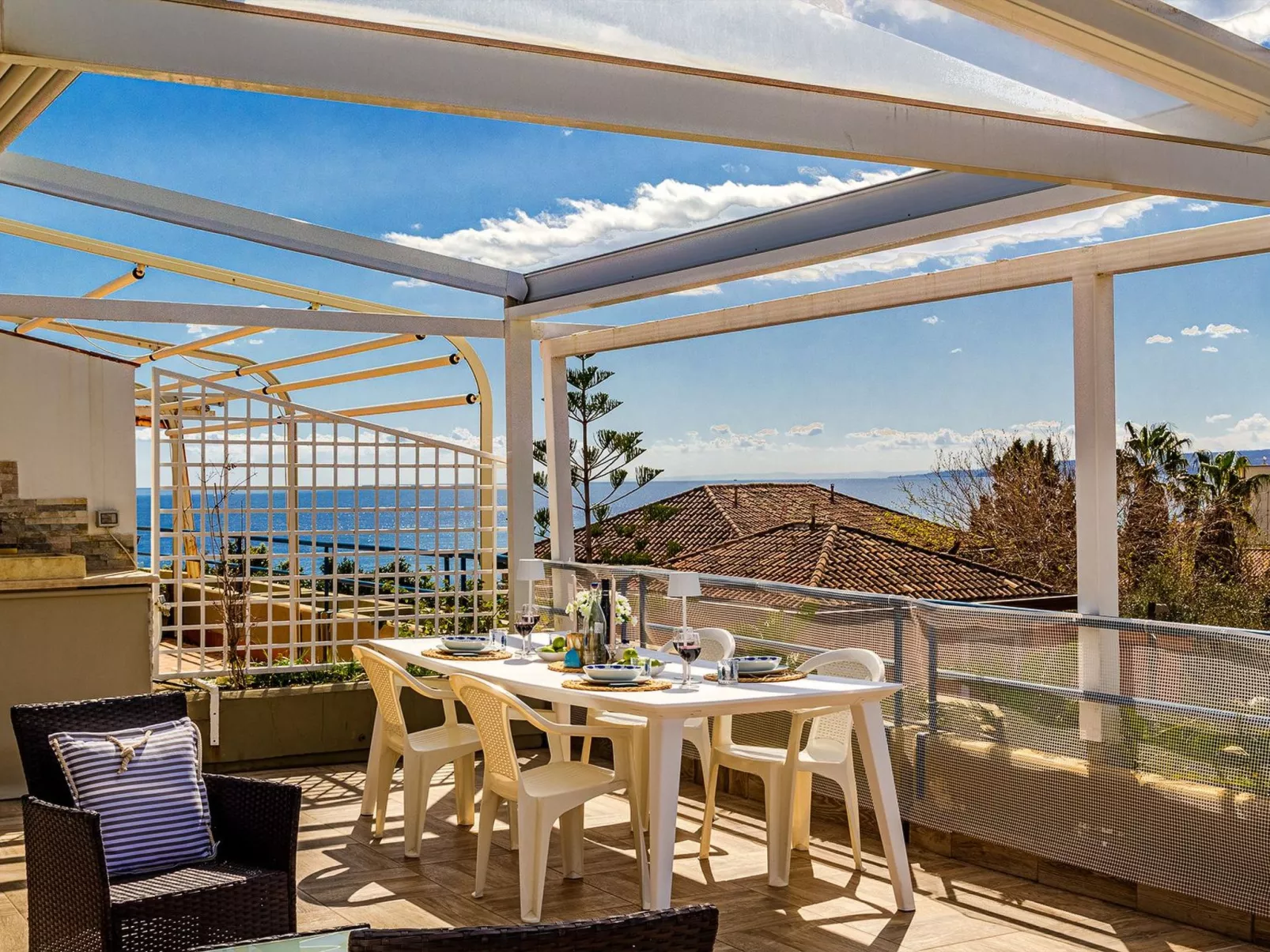 Naxos Loft Ferienwohnung mit Terrasse-Outside