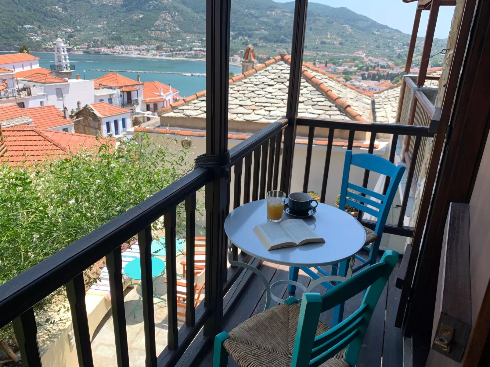 "Kyria Florenz"-Draußen