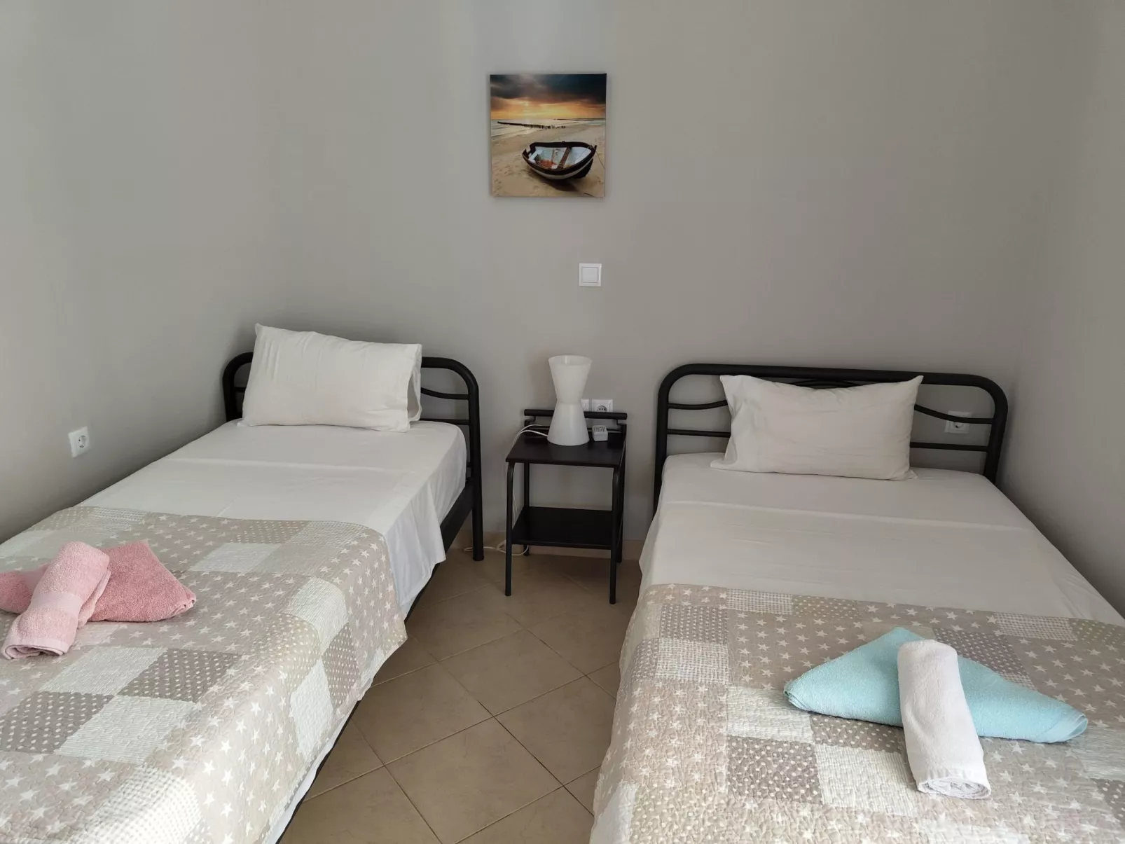 Gemütliches Olympia Apartment mit Pool-Drinnen