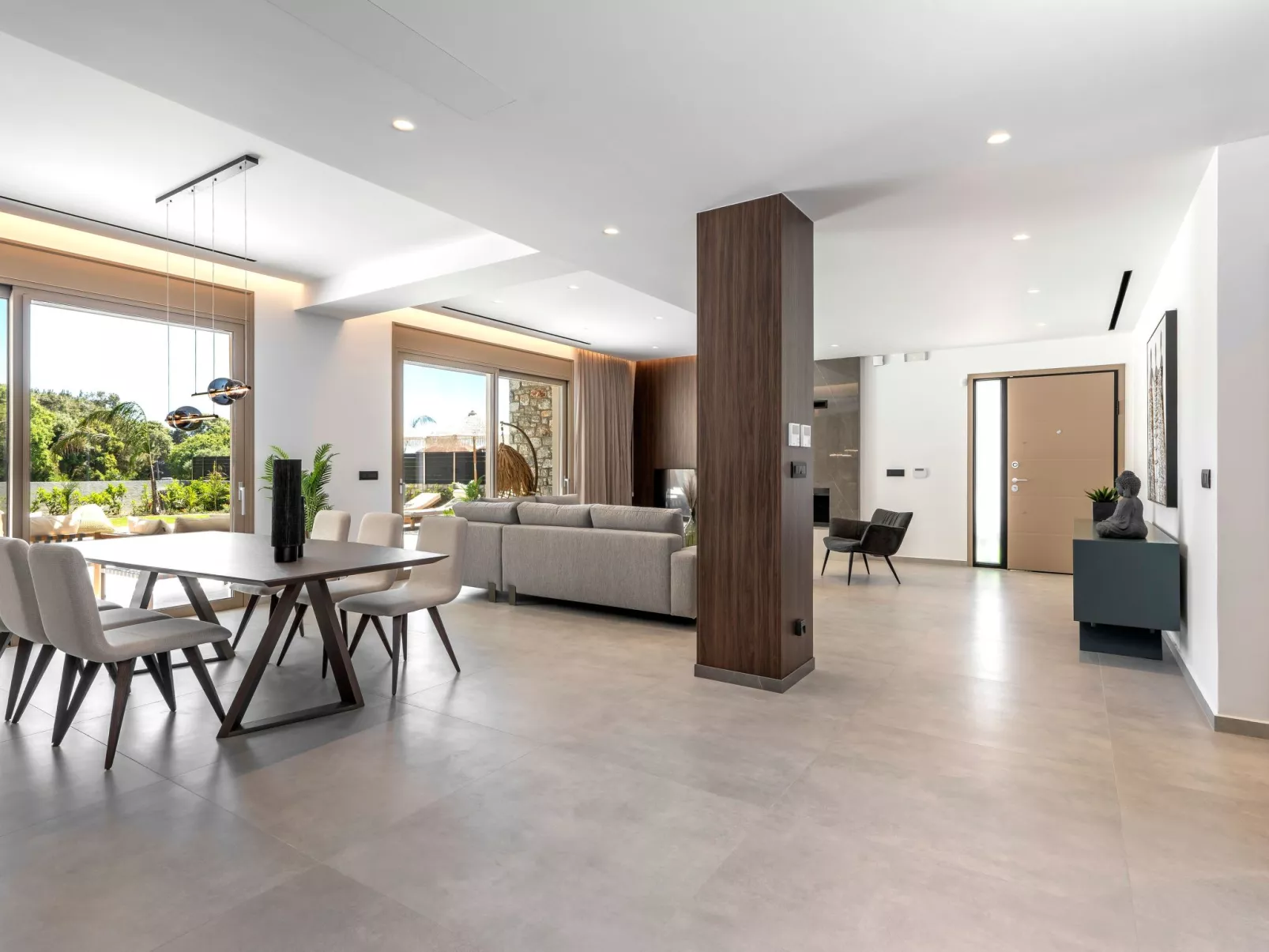 Emerald Estate-Dedans