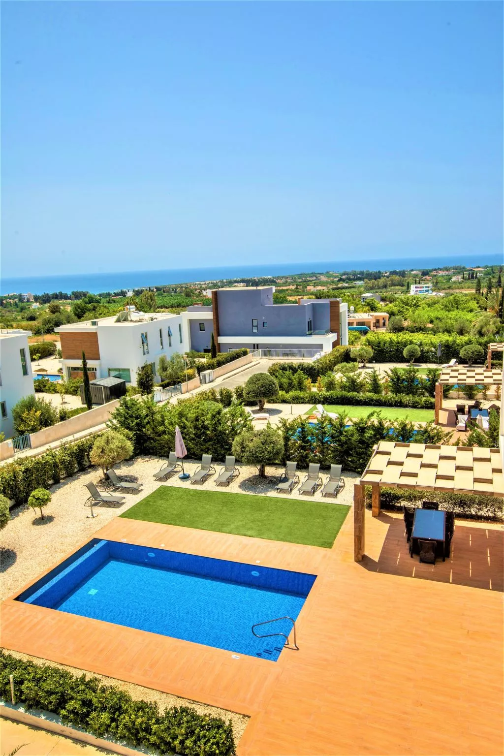 Luxuriöse Villa mit privatem Pool und Whirlpool-Drinnen