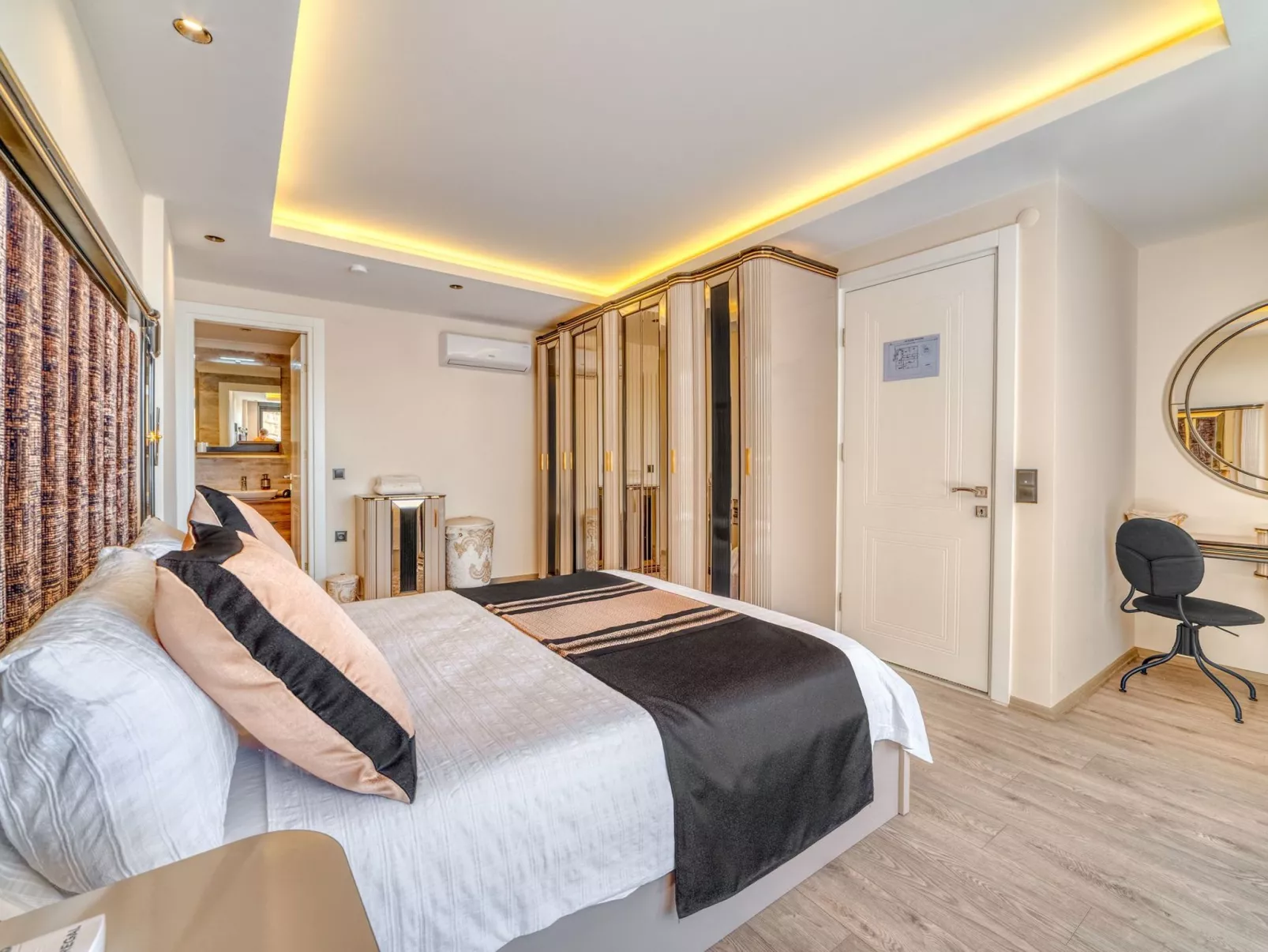 Luxuriöse Villa mit privatem Pool in Alanya-Inside