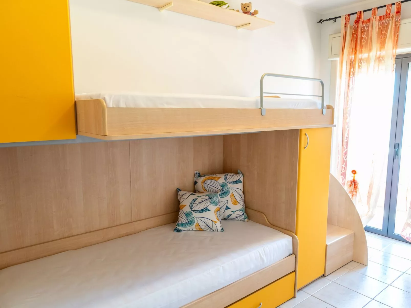 Saras Terrasse-Image-tags.info