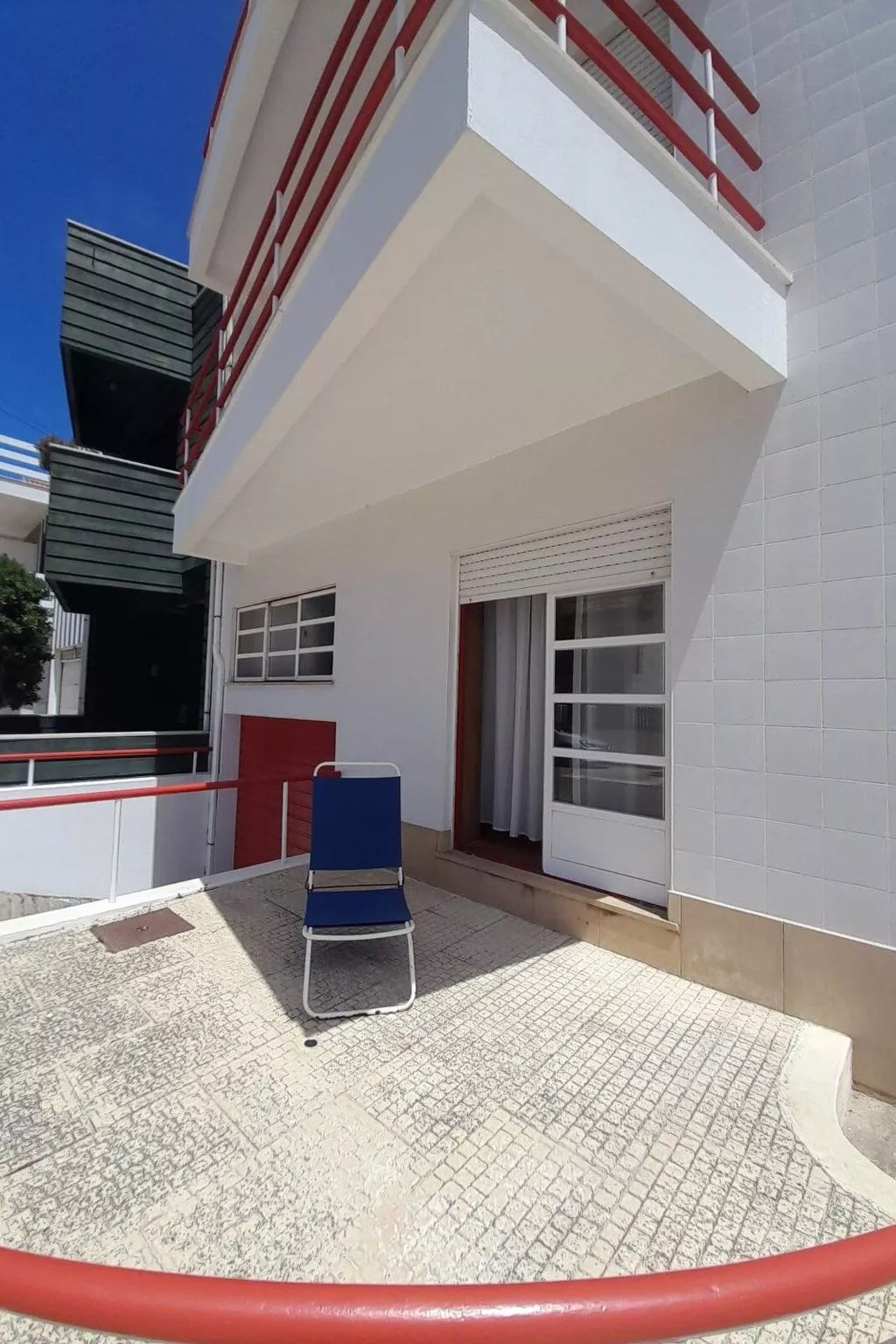 Zärtliche Momente in dieser gemütlichen Wohnung-Draußen