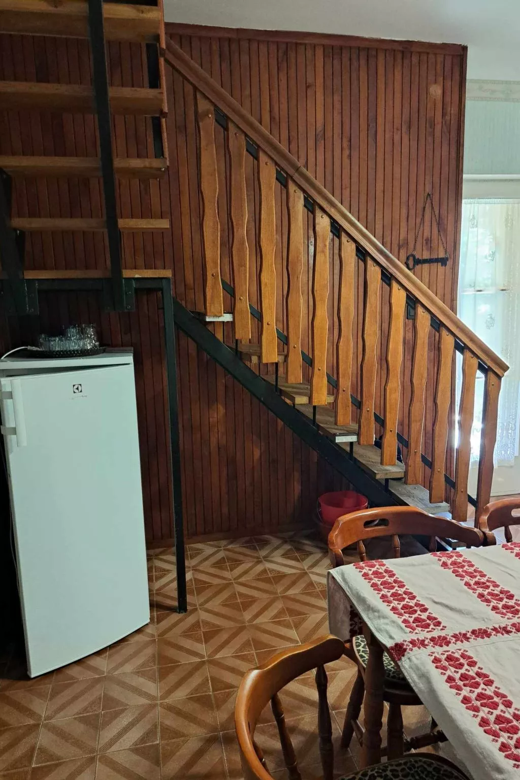 Mit eigenem Parkplatz-Dedans