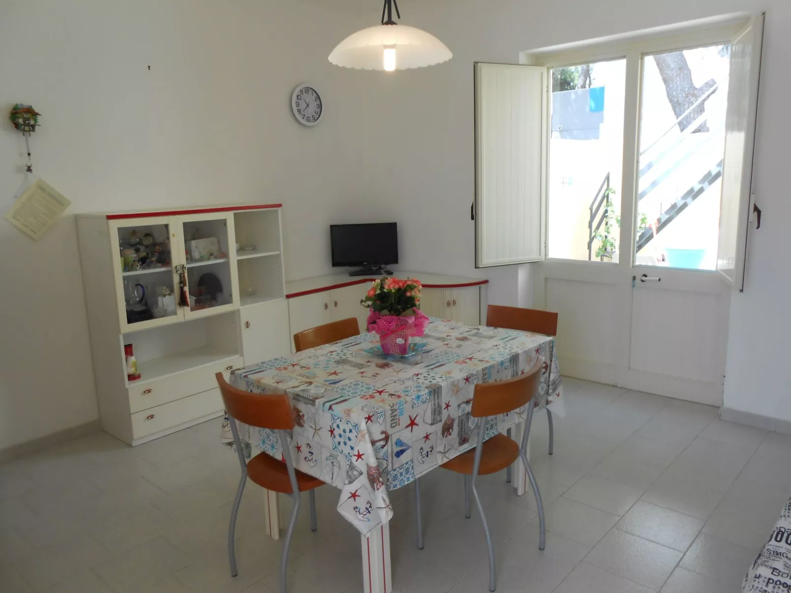 Helles, einladendes Ferienapartment mit Sonnenterrasse in Strandnähe-Dedans