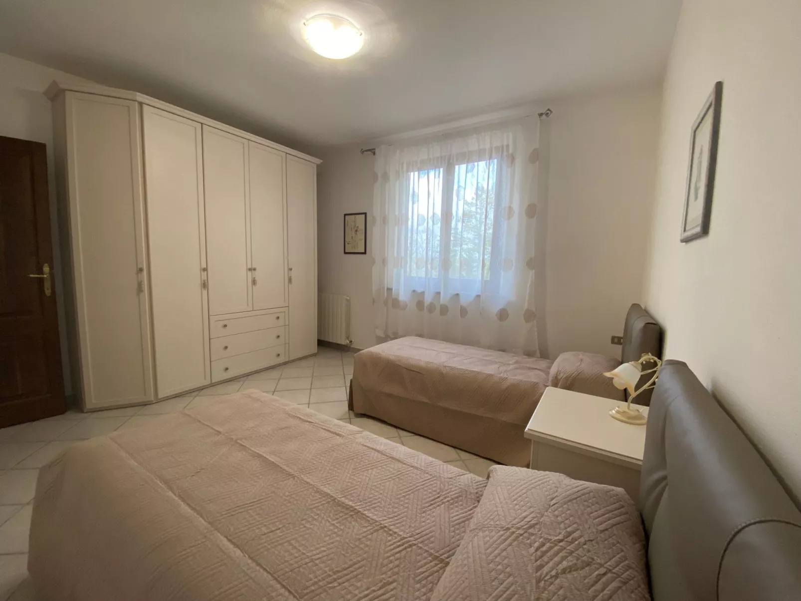 Wohnung "Red Fox" mit privatem Garten-Drinnen