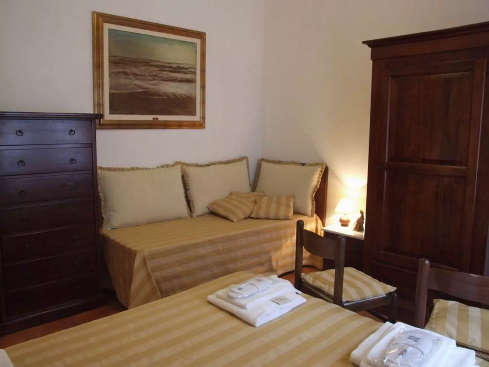 Villa 'Castagno' mit Pool-Drinnen