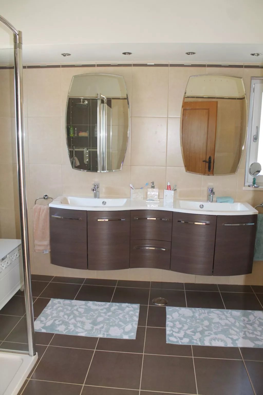 Ferienvilla mit Blick auf das Wasser-Dehors