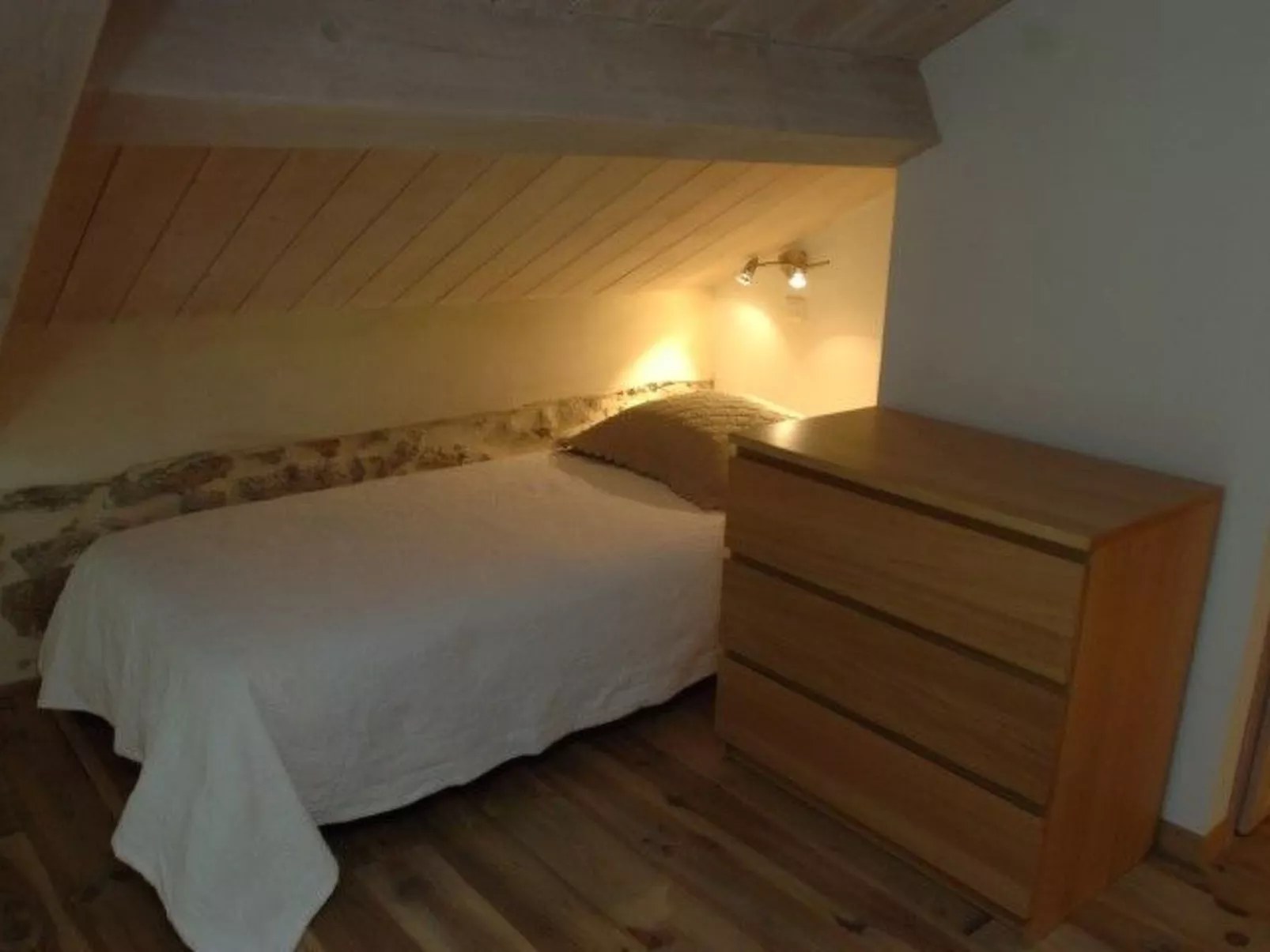 Wohnung "Eze" mit Privatparkplatz-Drinnen