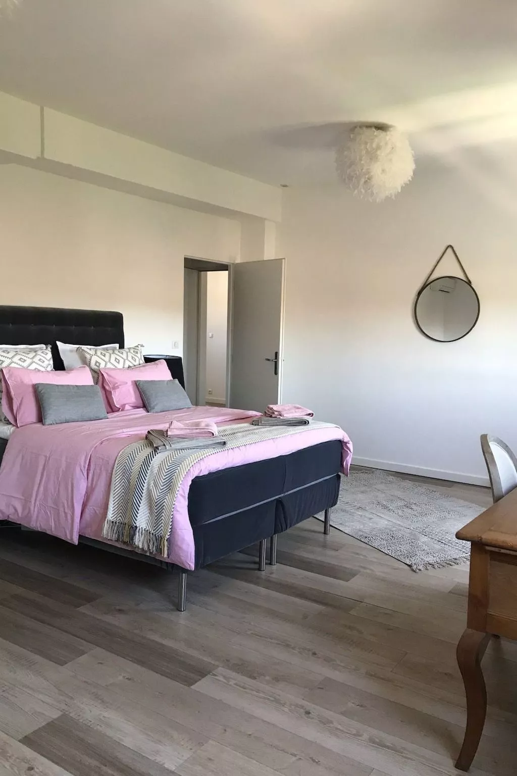 Villa mit Garten, Grill und Terrasse-Inside