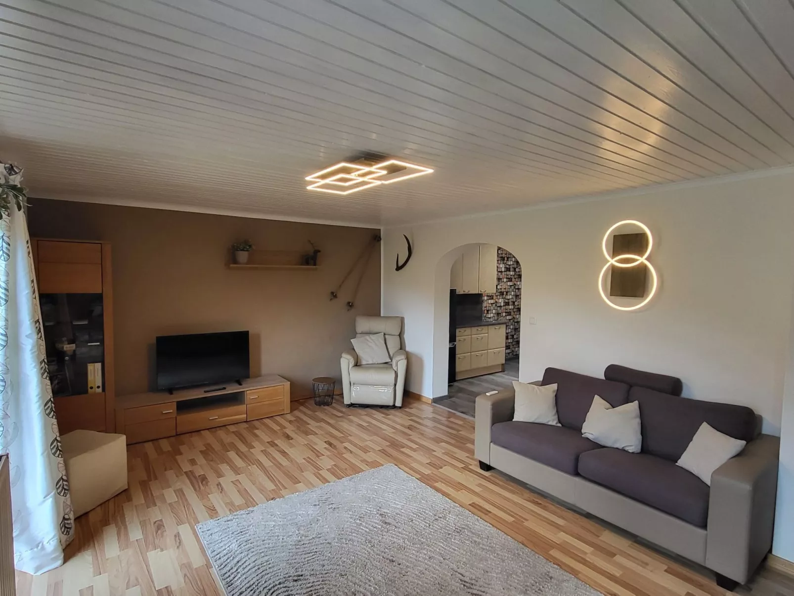 Geräumige Wohnung mit zwei Schlafzimmern und Balkon-Dedans