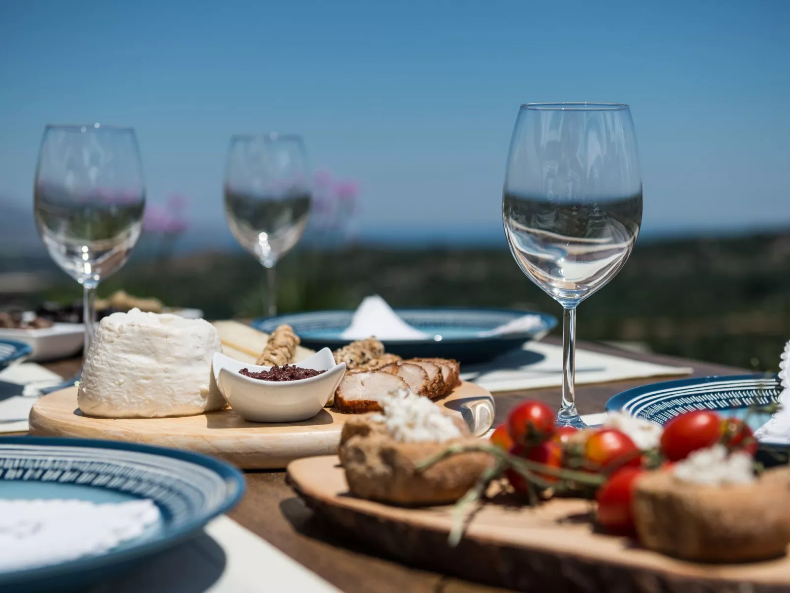 "Liodosifis" mit eigenem Pool-Image-tags.info