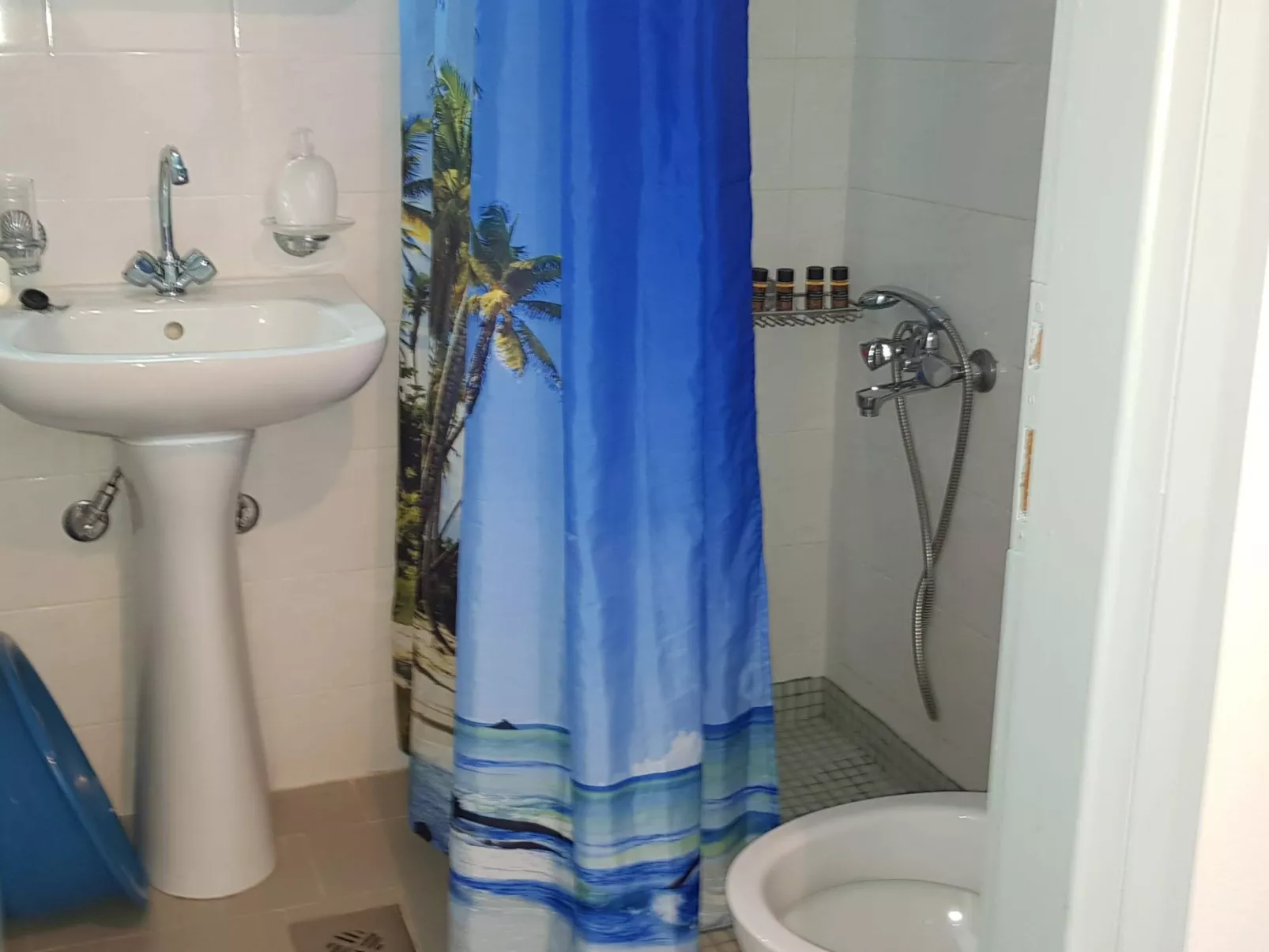 Zinovia Studio mit Balkon-Drinnen