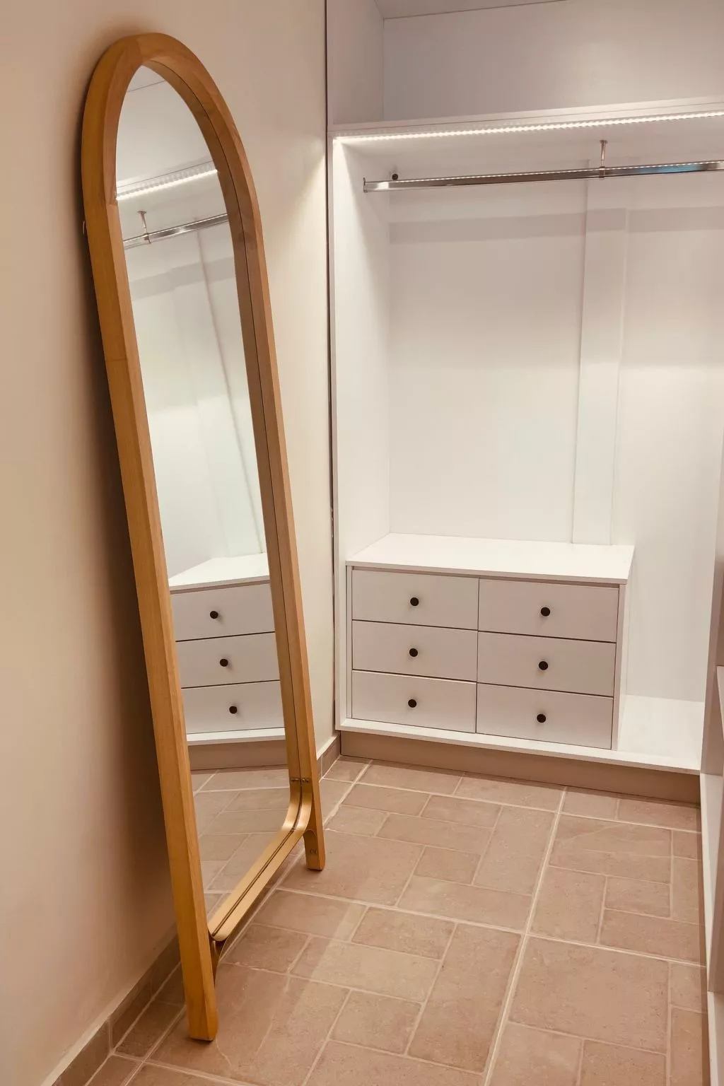 "Naya" mit eigenem Pool-Dedans