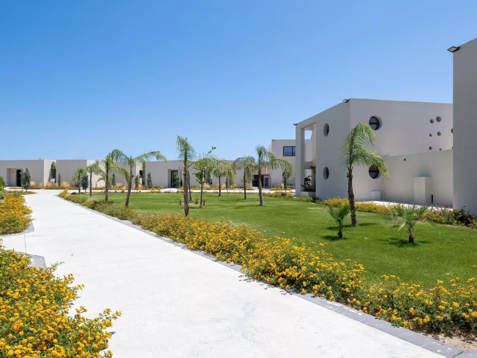 Trapezia Luxury Living - Mondstein-Dehors