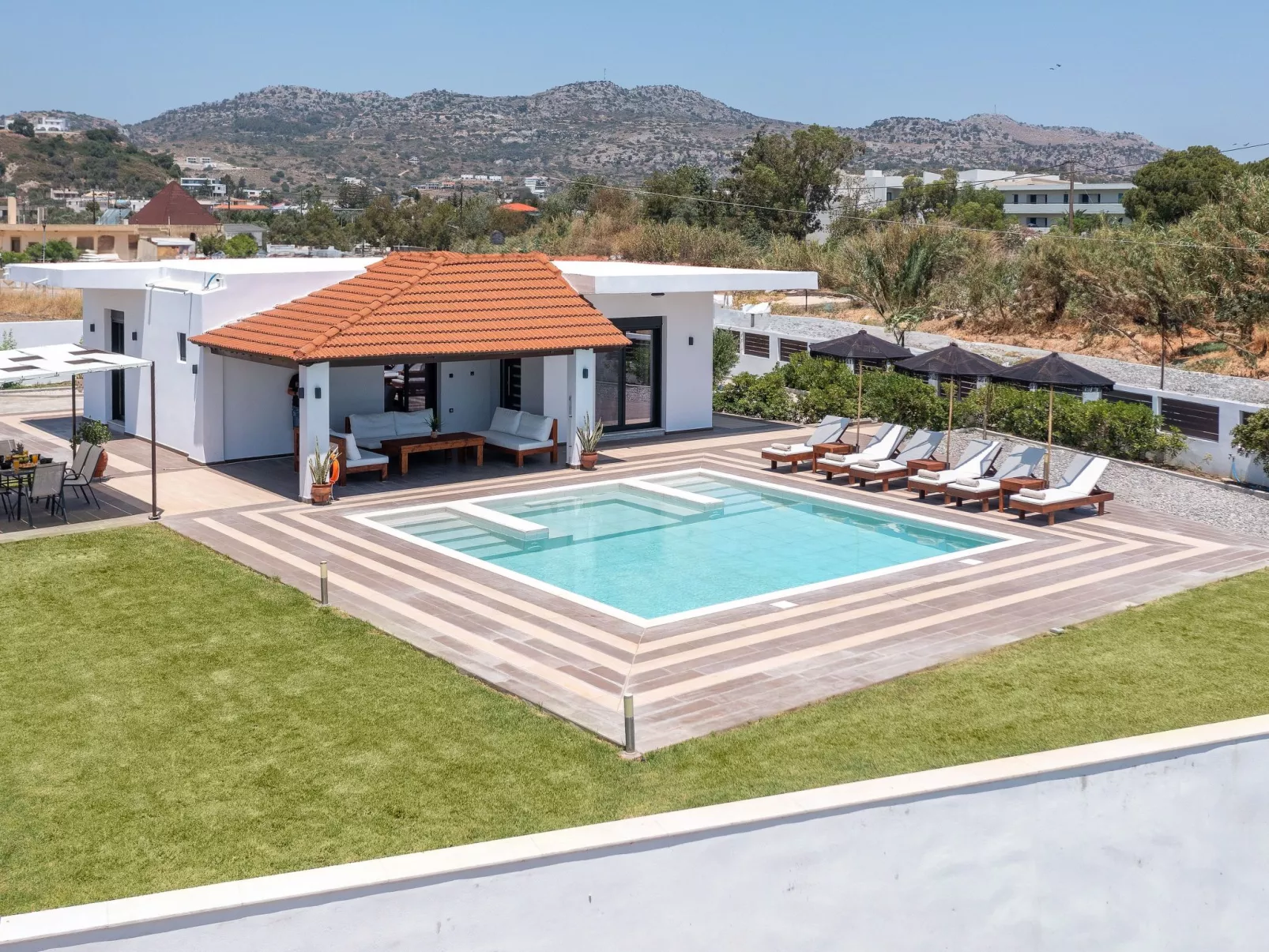 Elysianische Villa in der Nähe des Dorfes Afantou-Dedans