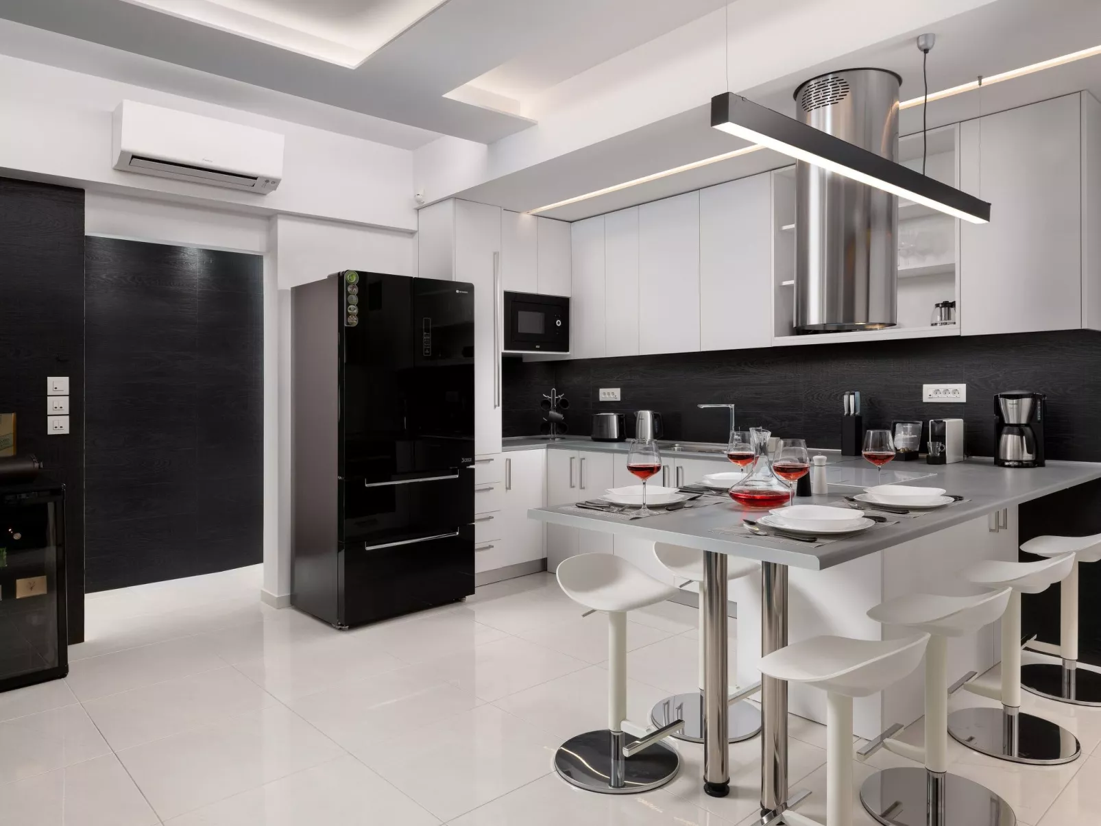 Rhodes Skyline Suites-Inside