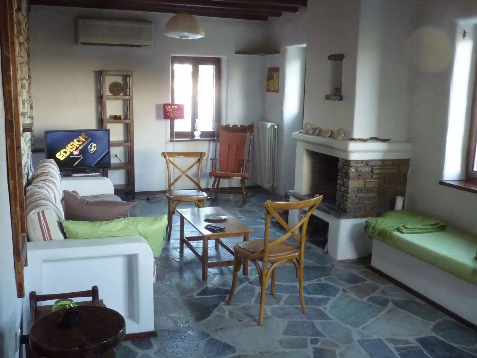 Apollon Paradise-Drinnen