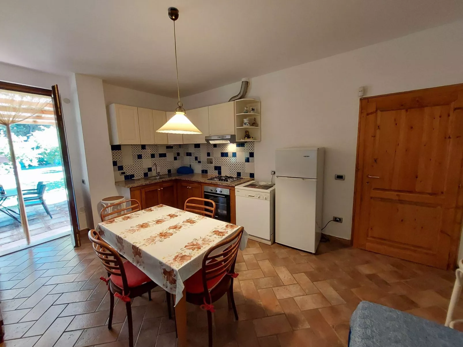 Melo Glicine' Wohnung mit Gemeinschaftspool-Drinnen