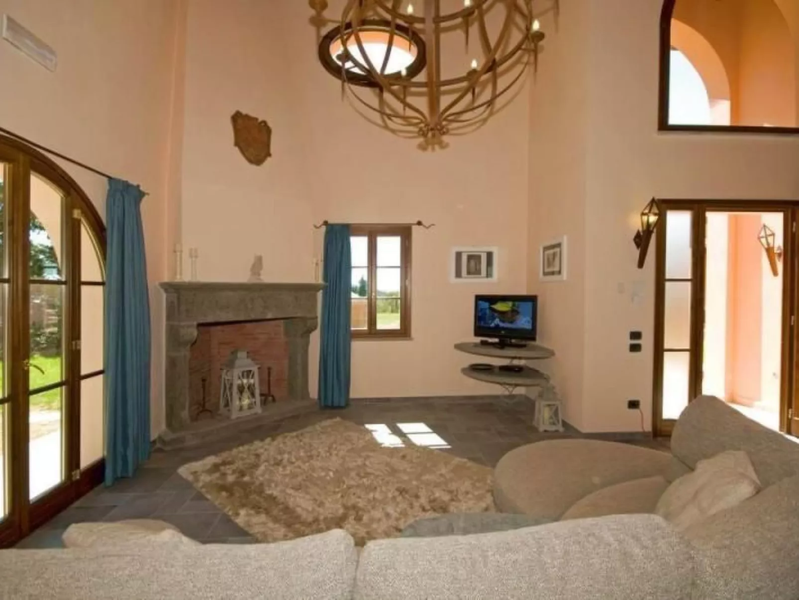 Villa Lestra Montelopio-Inside