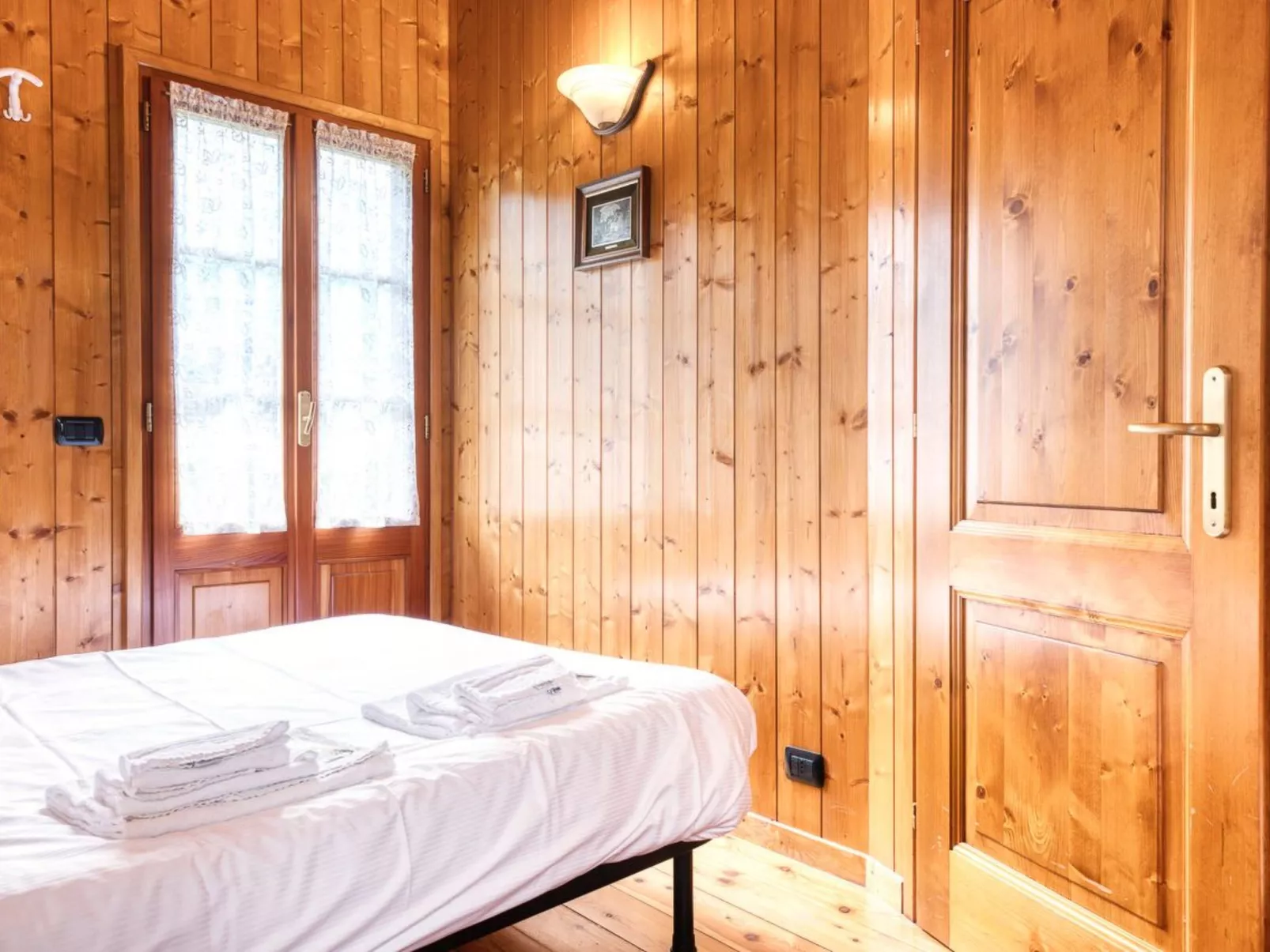 Wohnung im Dorfzentrum Ronco 5-Drinnen