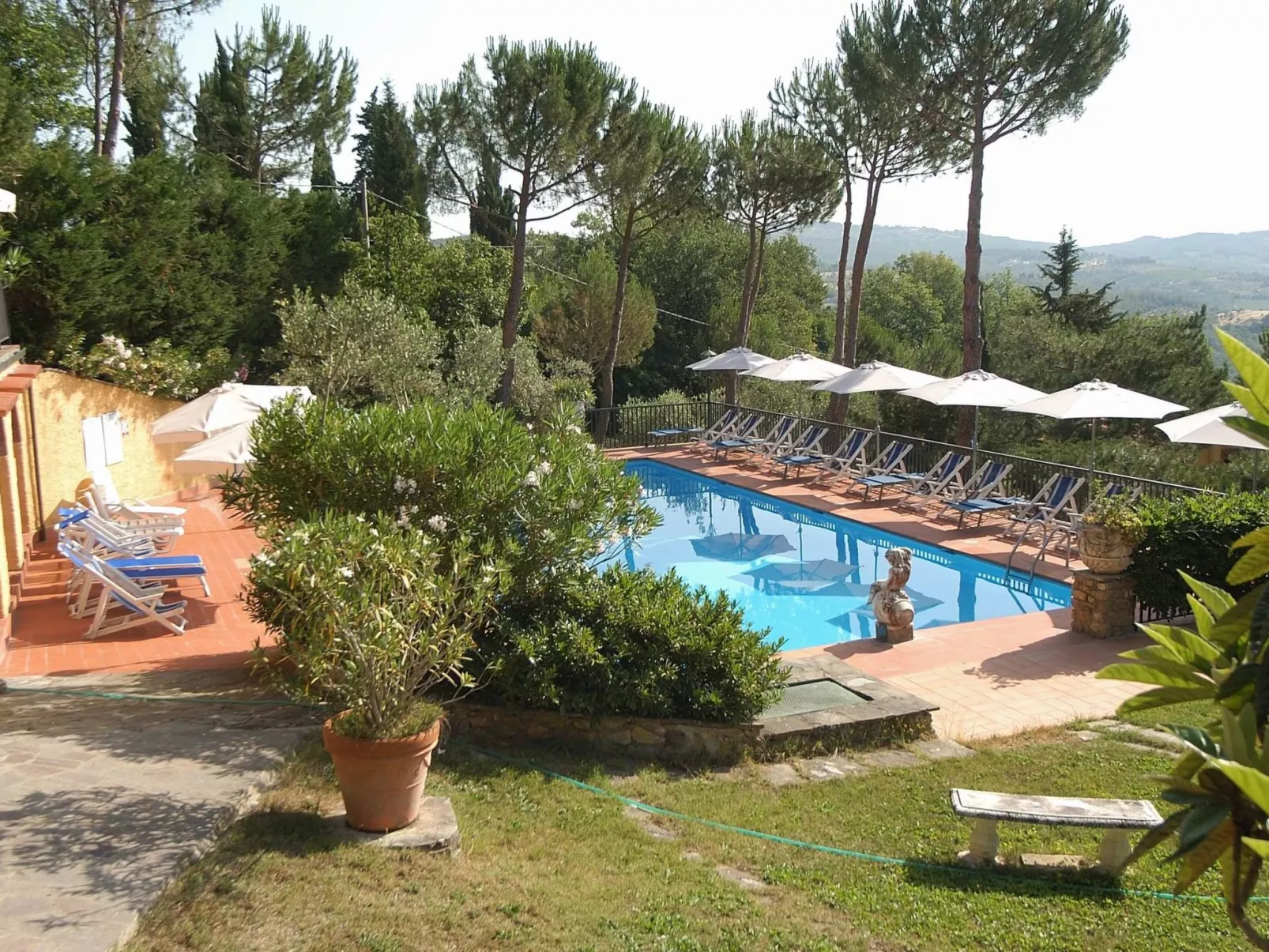 Komfortable Wohnung mit eigener Terrasse-Image-tags.info