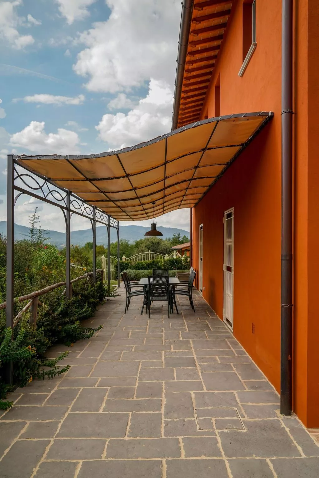 Wohnung 'Quercia T4 rota' mit Schwimmbad-Outside