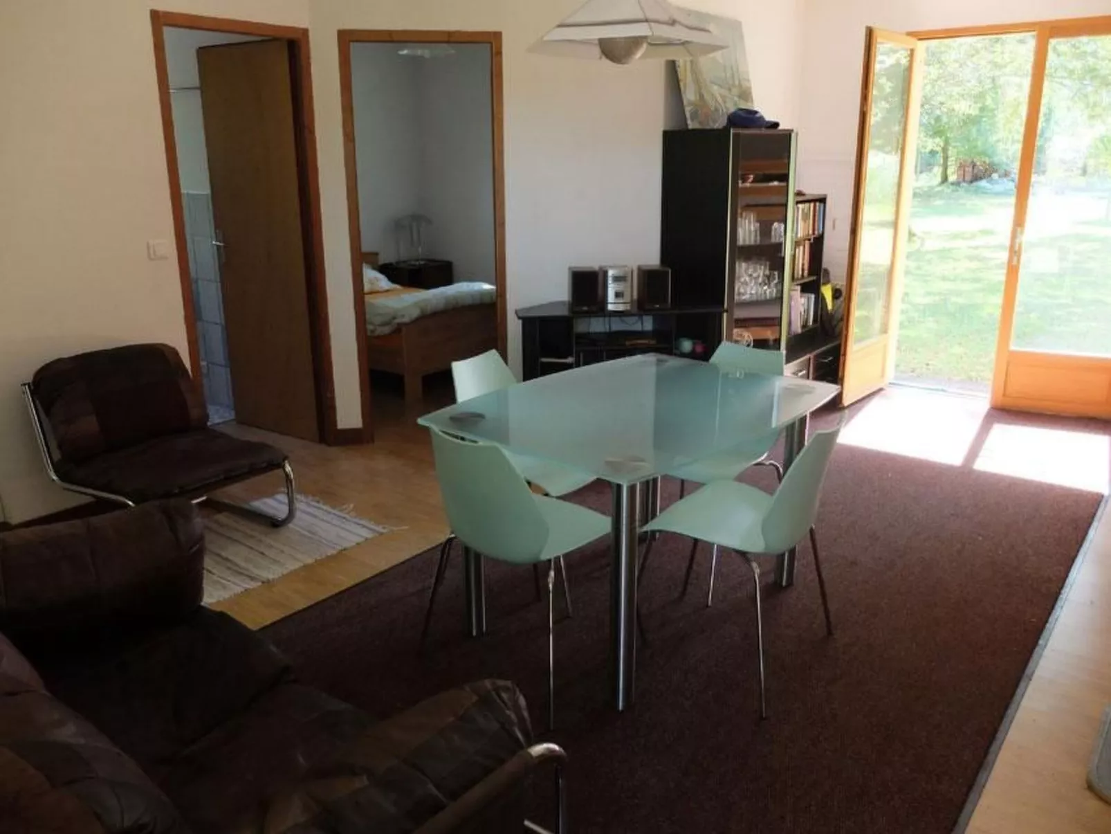 Gemütliches Ferienhäuschen im Grünen mit Terrasse-Drinnen